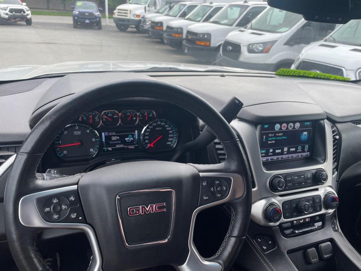 2018 SILVER GMC YUKON SLT (1GKS2BKC0JR) with an 5.3L engine, Automatic transmission, located at 929 East 8th Ave, Anchorage, AK, 99501, (907) 274-2277, 61.214783, -149.866074 - Photo#4