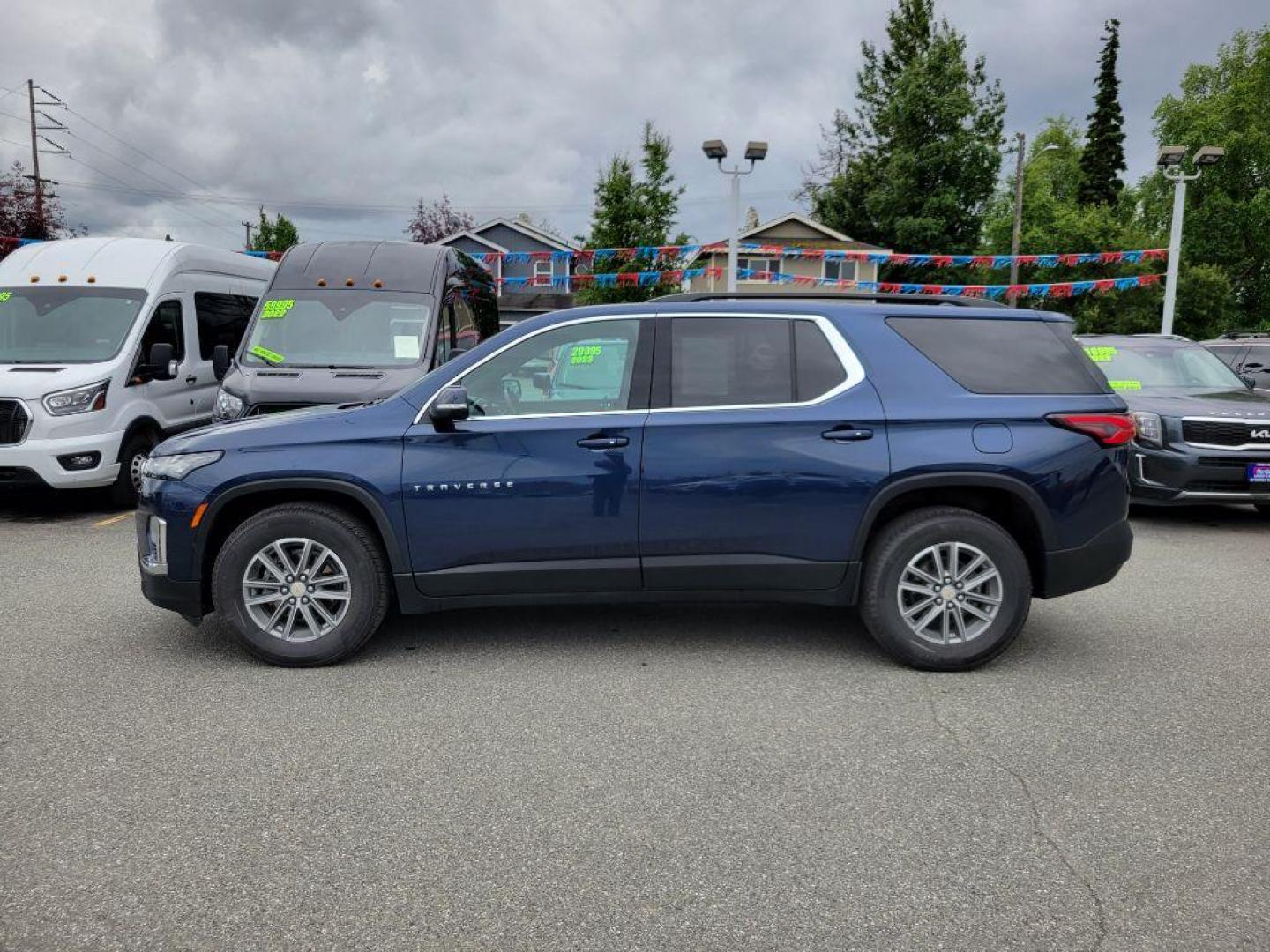 2022 BLUE CHEVROLET TRAVERSE LT (1GNEVHKW8NJ) with an 3.6L engine, Automatic transmission, located at 929 East 8th Ave, Anchorage, AK, 99501, (907) 274-2277, 61.214783, -149.866074 - Photo#1