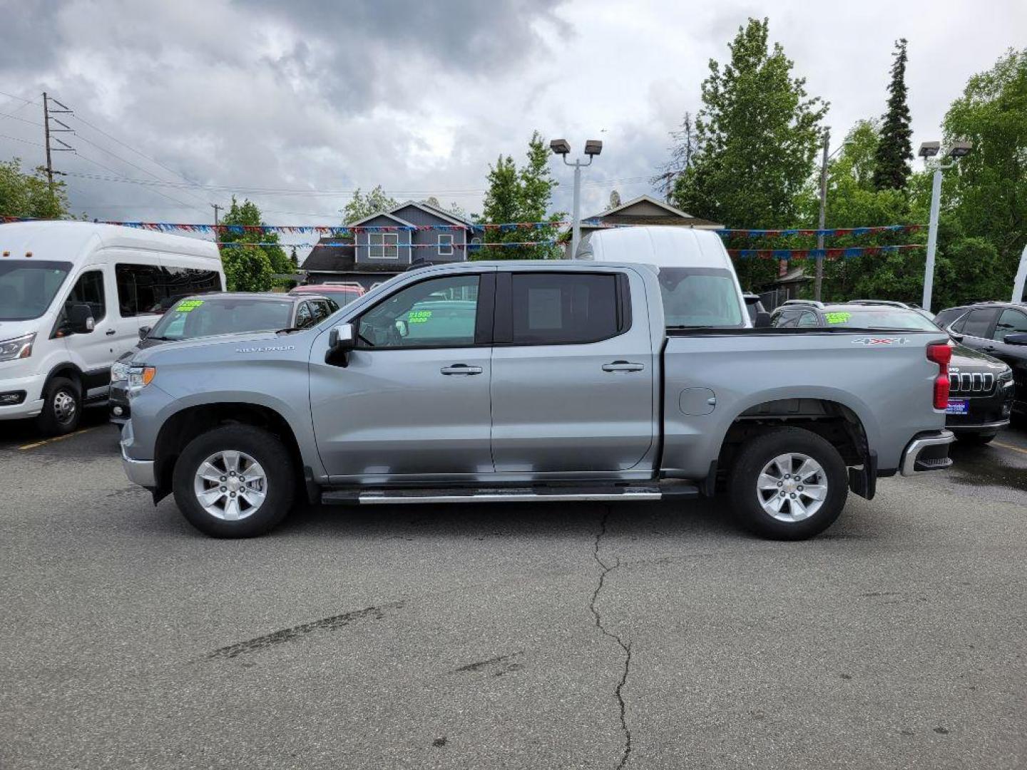 2023 GRAY CHEVROLET SILVERADO 1500 LT (2GCUDDED4P1) with an 5.3L engine, Automatic transmission, located at 929 East 8th Ave, Anchorage, AK, 99501, (907) 274-2277, 61.214783, -149.866074 - Photo#1