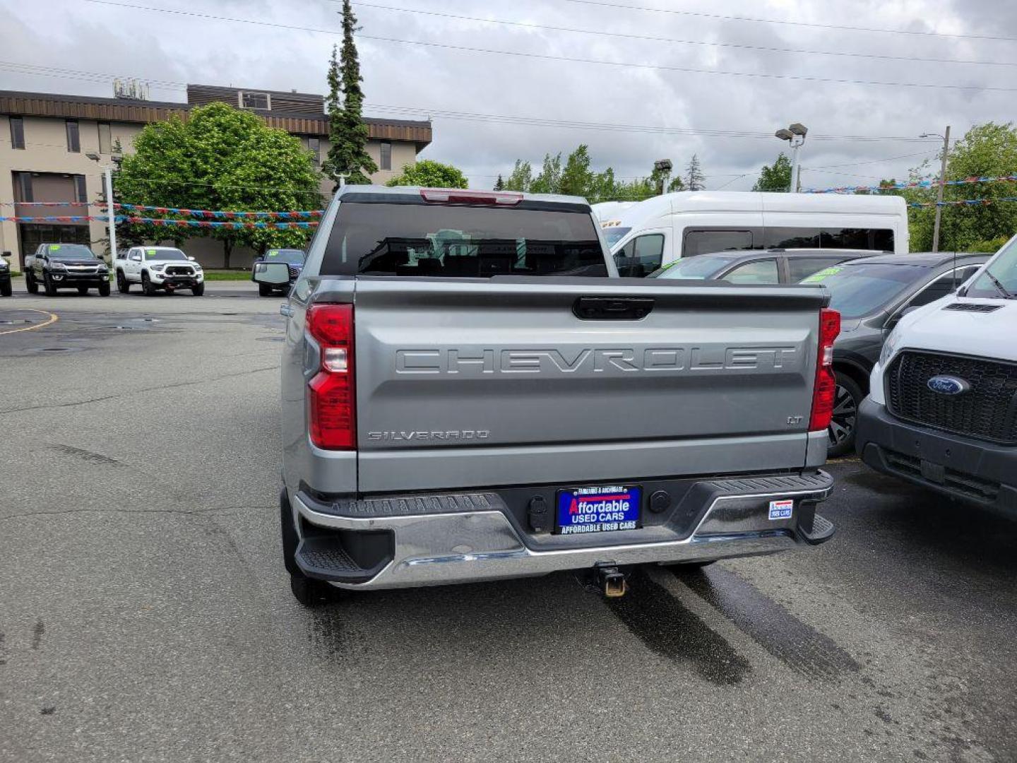 2023 GRAY CHEVROLET SILVERADO 1500 LT (2GCUDDED4P1) with an 5.3L engine, Automatic transmission, located at 929 East 8th Ave, Anchorage, AK, 99501, (907) 274-2277, 61.214783, -149.866074 - Photo#2