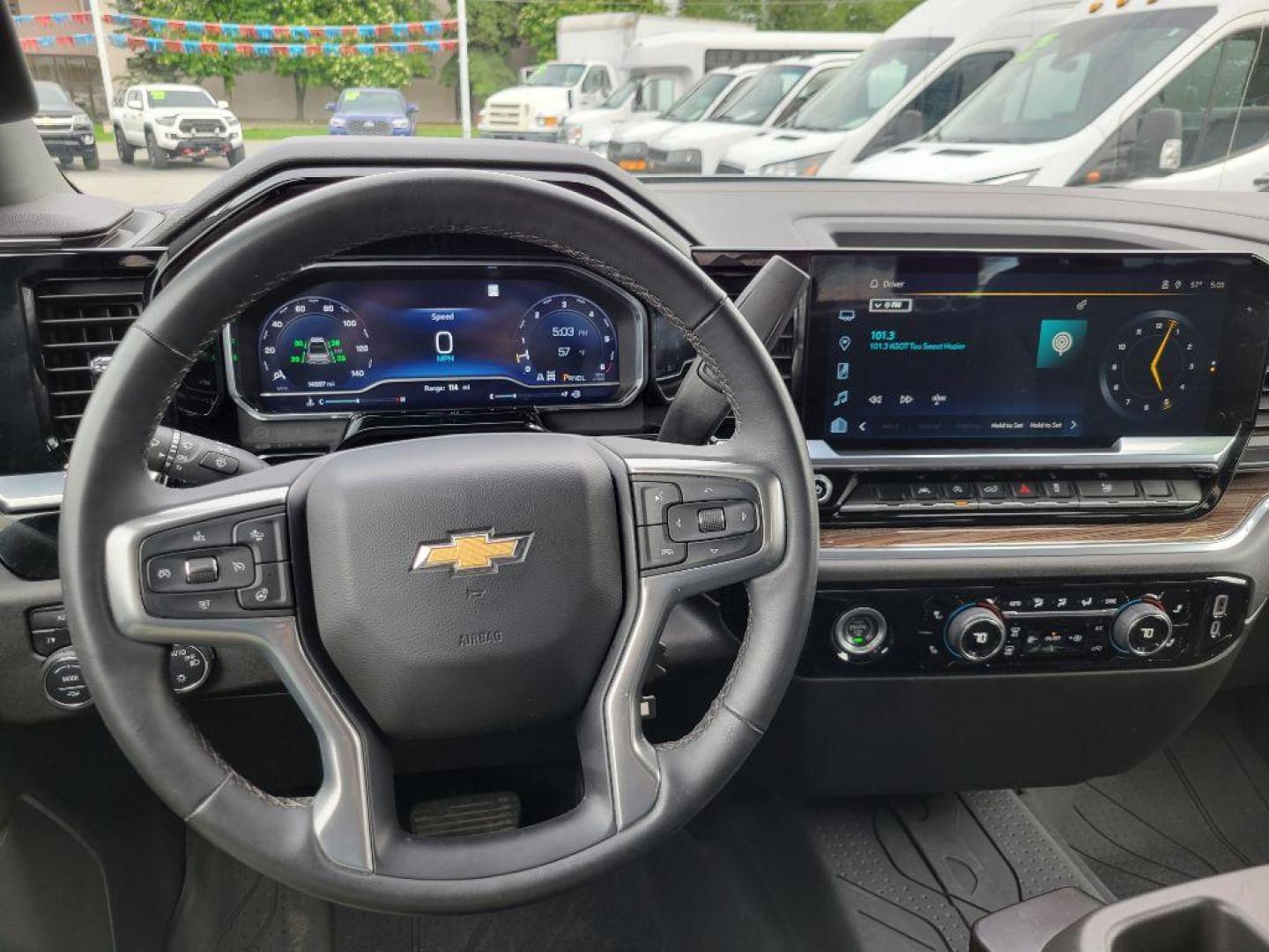 2023 GRAY CHEVROLET SILVERADO 1500 LT (2GCUDDED4P1) with an 5.3L engine, Automatic transmission, located at 929 East 8th Ave, Anchorage, AK, 99501, (907) 274-2277, 61.214783, -149.866074 - Photo#4