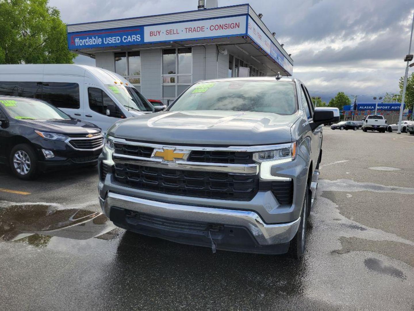 2023 GRAY CHEVROLET SILVERADO 1500 LT (2GCUDDED4P1) with an 5.3L engine, Automatic transmission, located at 929 East 8th Ave, Anchorage, AK, 99501, (907) 274-2277, 61.214783, -149.866074 - Photo#0