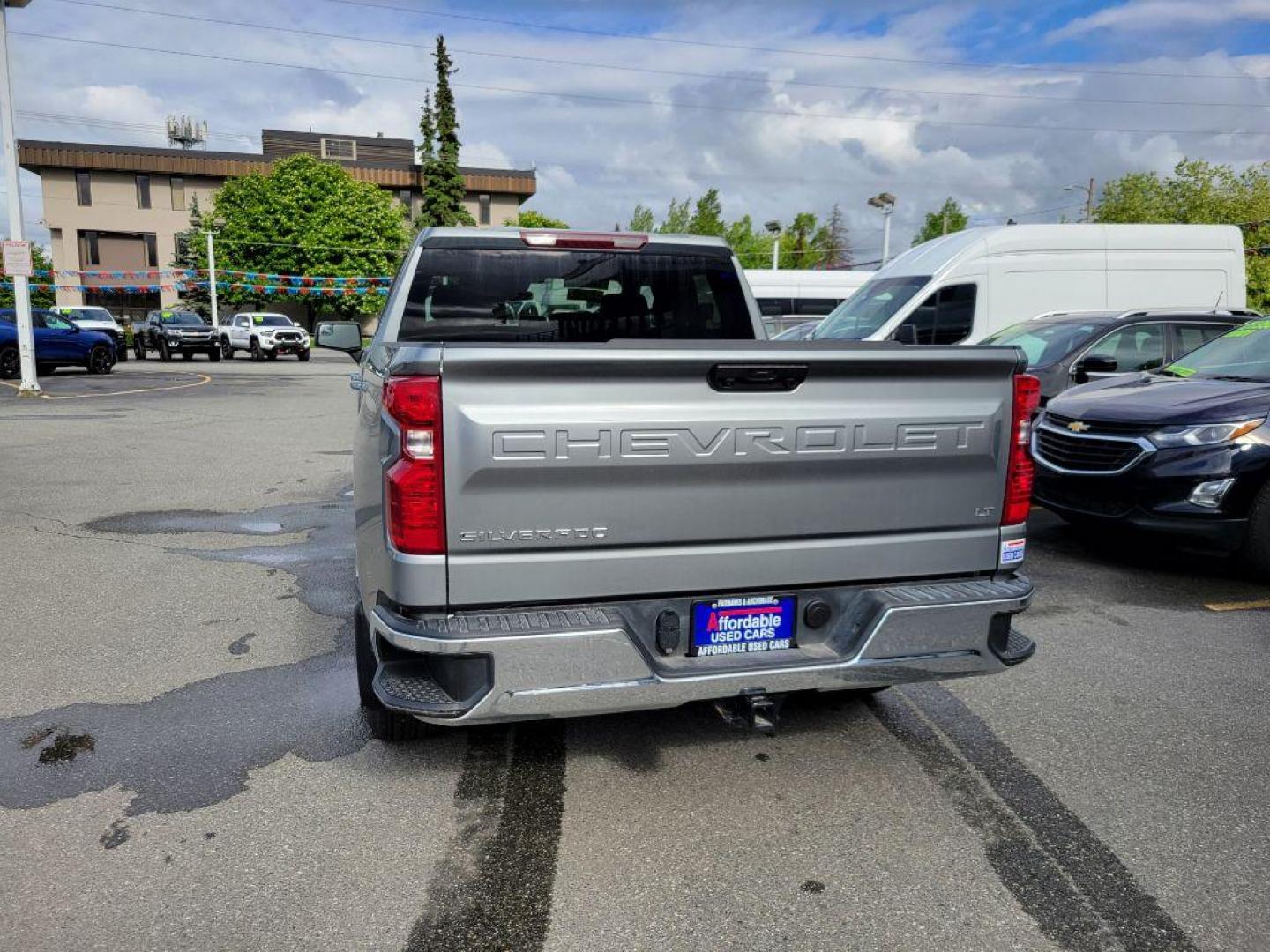 2023 GRAY CHEVROLET SILVERADO 1500 LT (2GCUDDED4P1) with an 5.3L engine, Automatic transmission, located at 929 East 8th Ave, Anchorage, AK, 99501, (907) 274-2277, 61.214783, -149.866074 - Photo#2