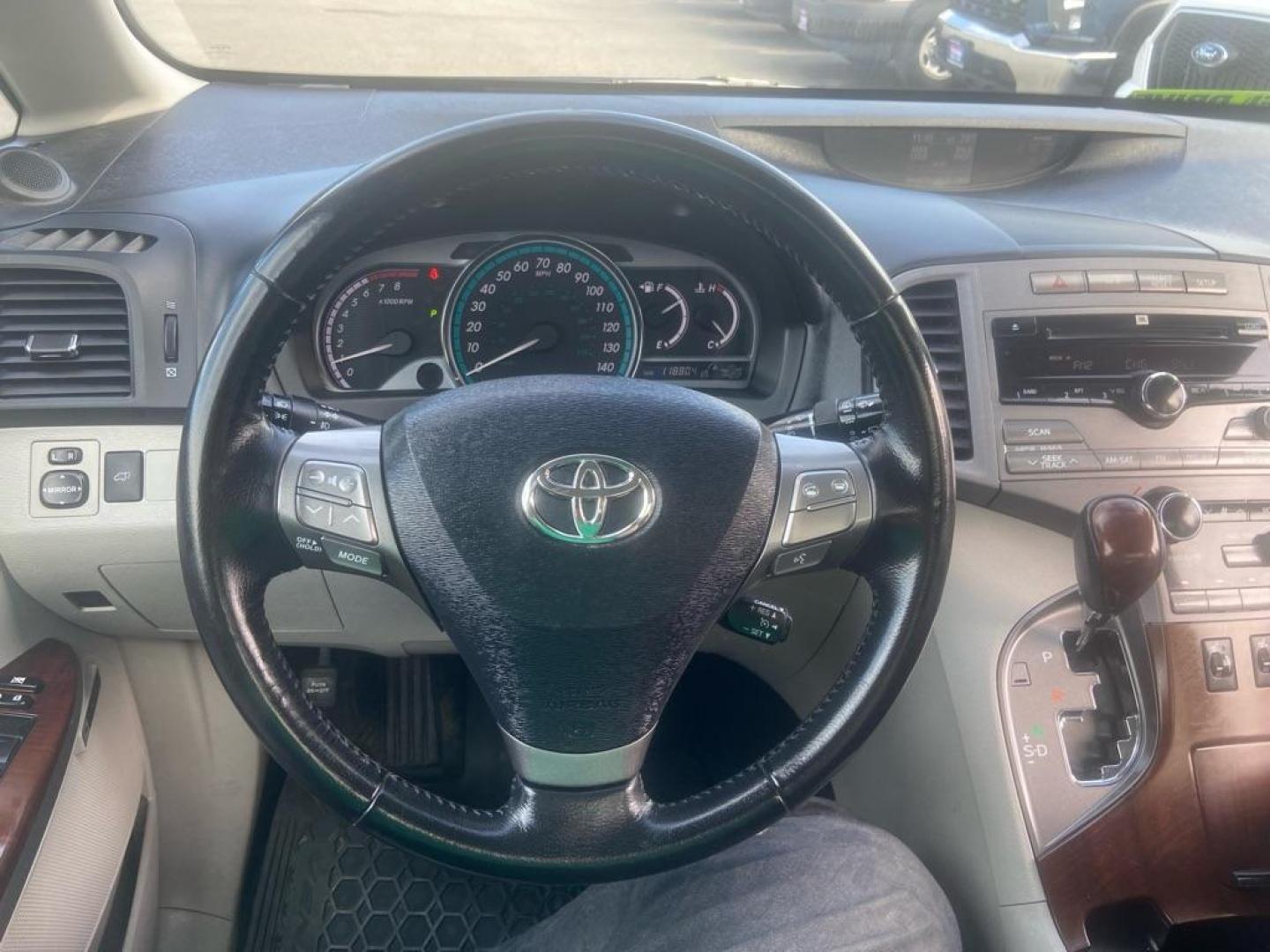 2009 SILVER TOYOTA VENZA (4T3BK11A79U) with an 3.5L engine, Automatic transmission, located at 929 East 8th Ave, Anchorage, AK, 99501, (907) 274-2277, 61.214783, -149.866074 - Photo#4