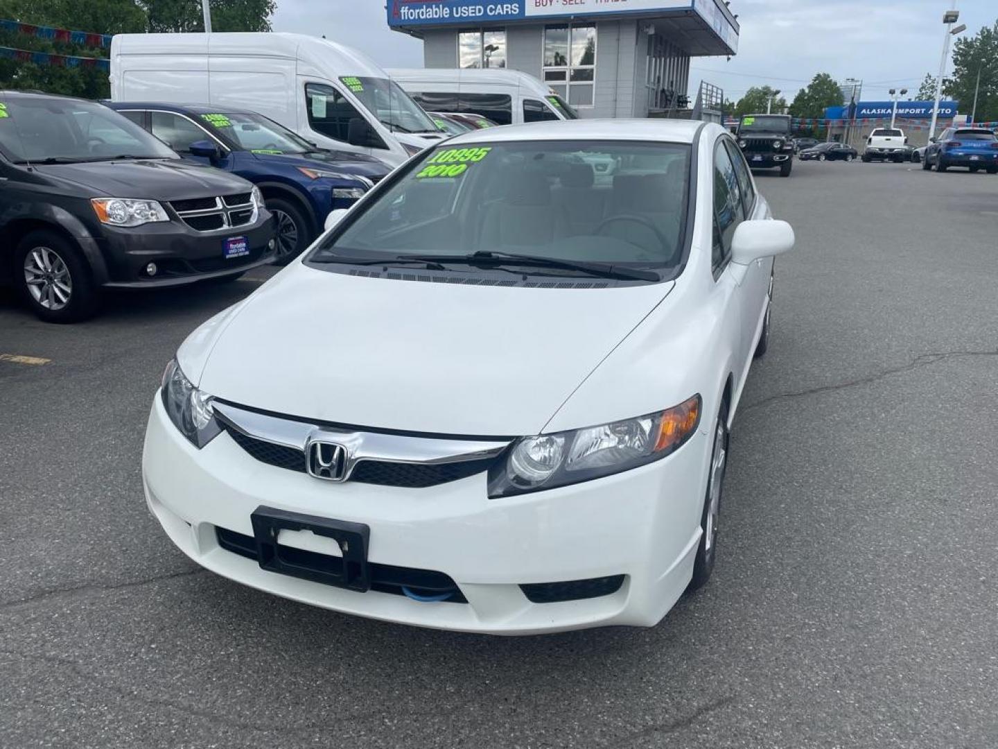 2010 WHITE HONDA CIVIC LX (19XFA1F53AE) with an 1.8L engine, Automatic transmission, located at 929 East 8th Ave, Anchorage, AK, 99501, (907) 274-2277, 61.214783, -149.866074 - Photo#0