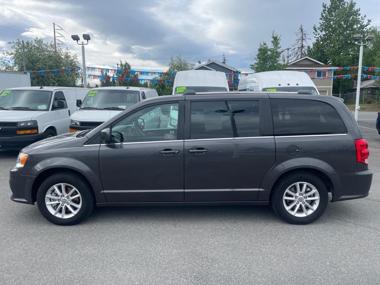 2019 BLACK DODGE GRAND CARAVAN SXT (2C4RDGCG2KR) with an 3.6L engine, Automatic transmission, located at 929 East 8th Ave, Anchorage, AK, 99501, (907) 274-2277, 61.214783, -149.866074 - Photo#1