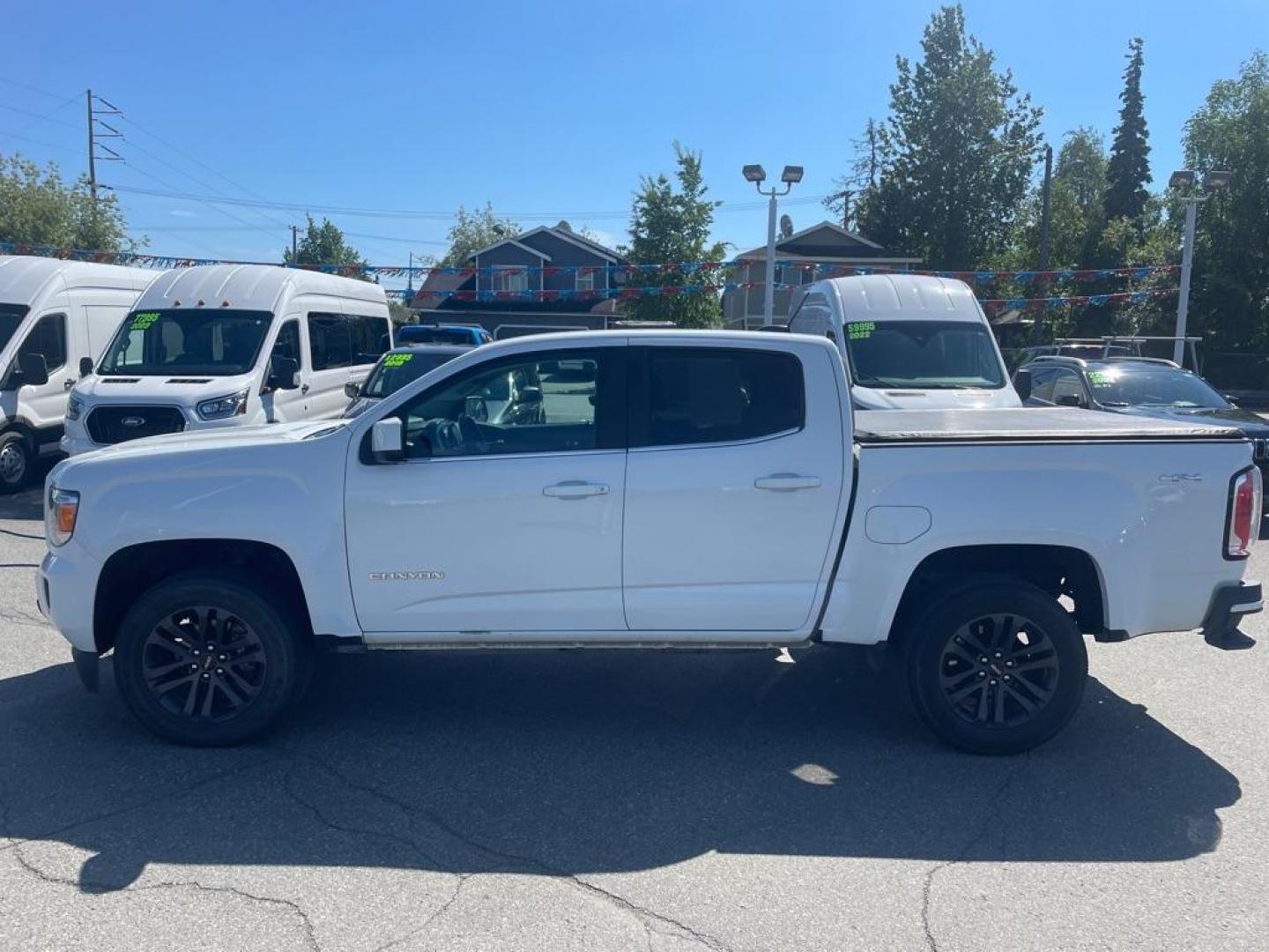 2019 WHITE GMC CANYON SLE (1GTG6CEN1K1) with an 3.6L engine, Automatic transmission, located at 929 East 8th Ave, Anchorage, AK, 99501, (907) 274-2277, 61.214783, -149.866074 - Photo#1