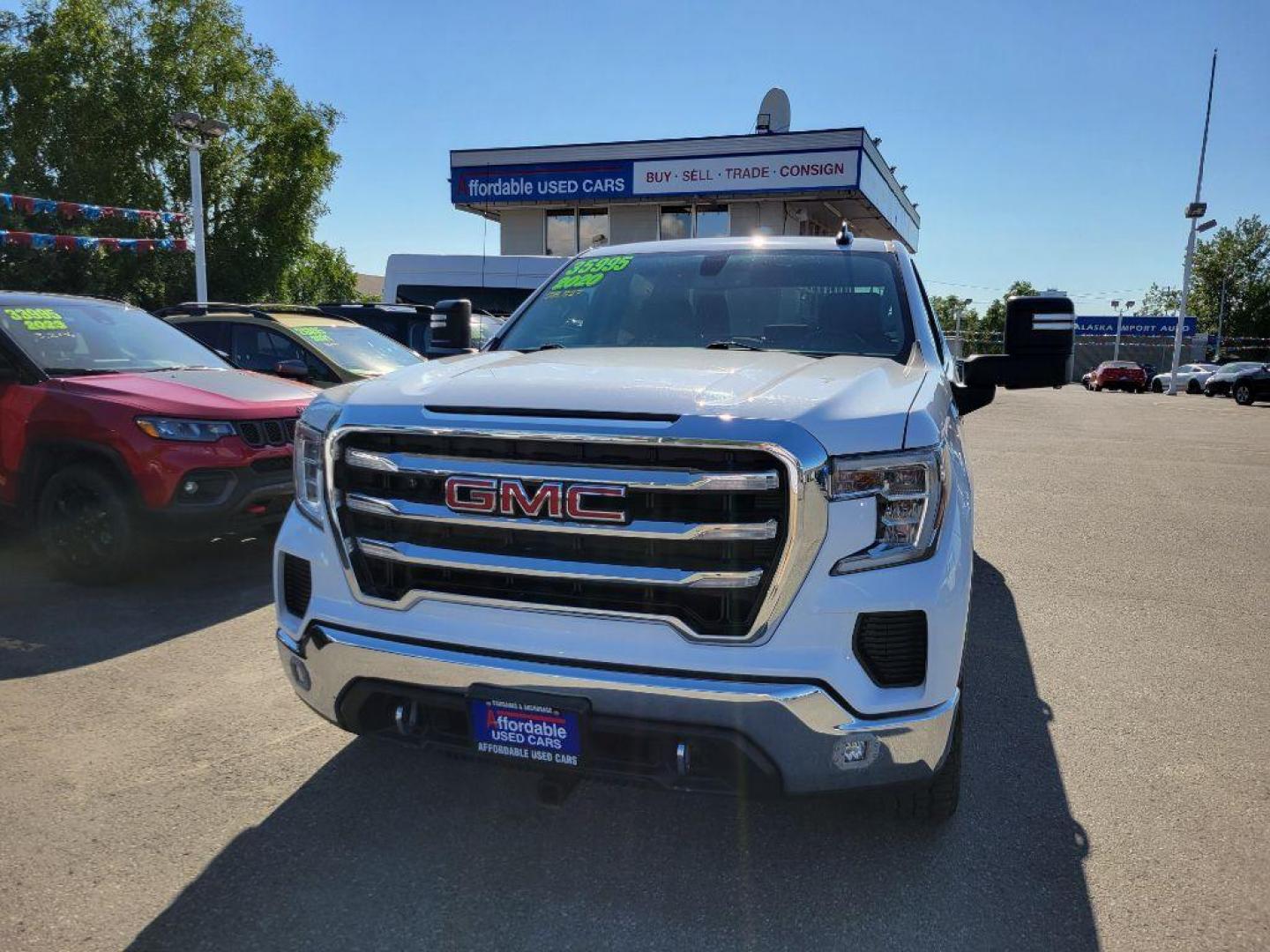 2020 WHITE GMC SIERRA 1500 SLE (3GTU9BED9LG) with an 5.3L engine, Automatic transmission, located at 929 East 8th Ave, Anchorage, AK, 99501, (907) 274-2277, 61.214783, -149.866074 - Photo#0