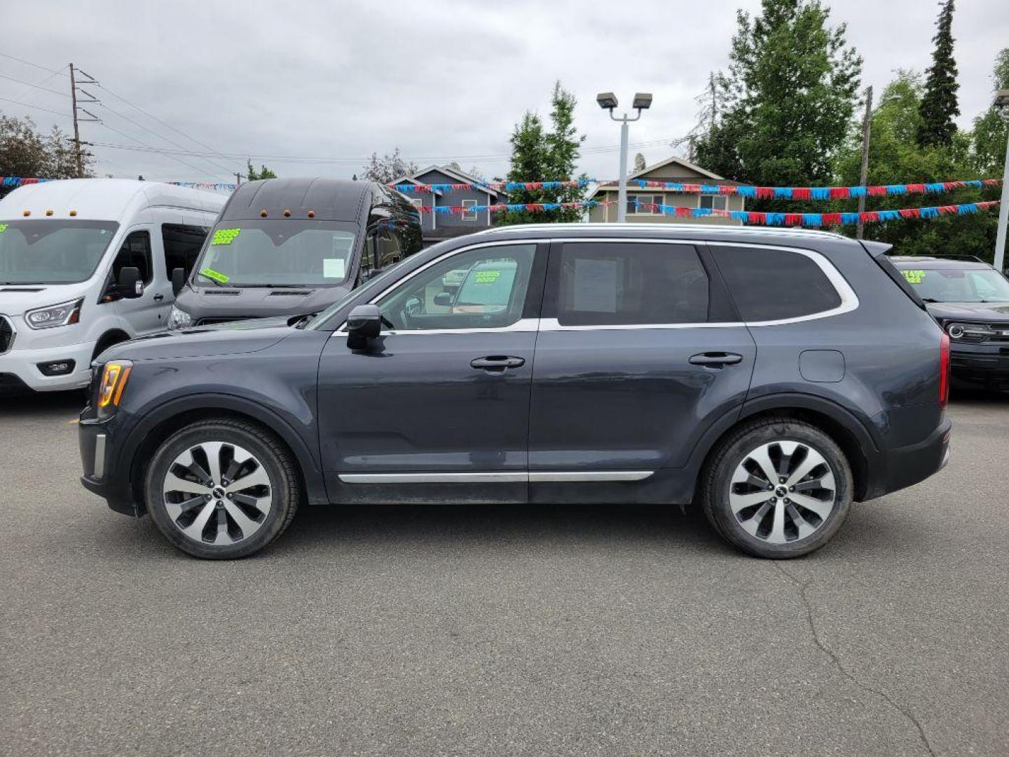 2022 BLACK KIA TELLURIDE EX (5XYP3DHC9NG) with an 3.8L engine, Automatic transmission, located at 929 East 8th Ave, Anchorage, AK, 99501, (907) 274-2277, 61.214783, -149.866074 - Photo#1