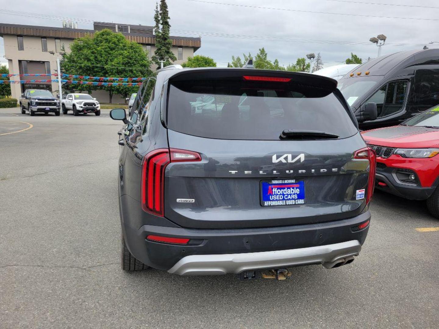 2022 BLACK KIA TELLURIDE EX (5XYP3DHC9NG) with an 3.8L engine, Automatic transmission, located at 929 East 8th Ave, Anchorage, AK, 99501, (907) 274-2277, 61.214783, -149.866074 - Photo#2