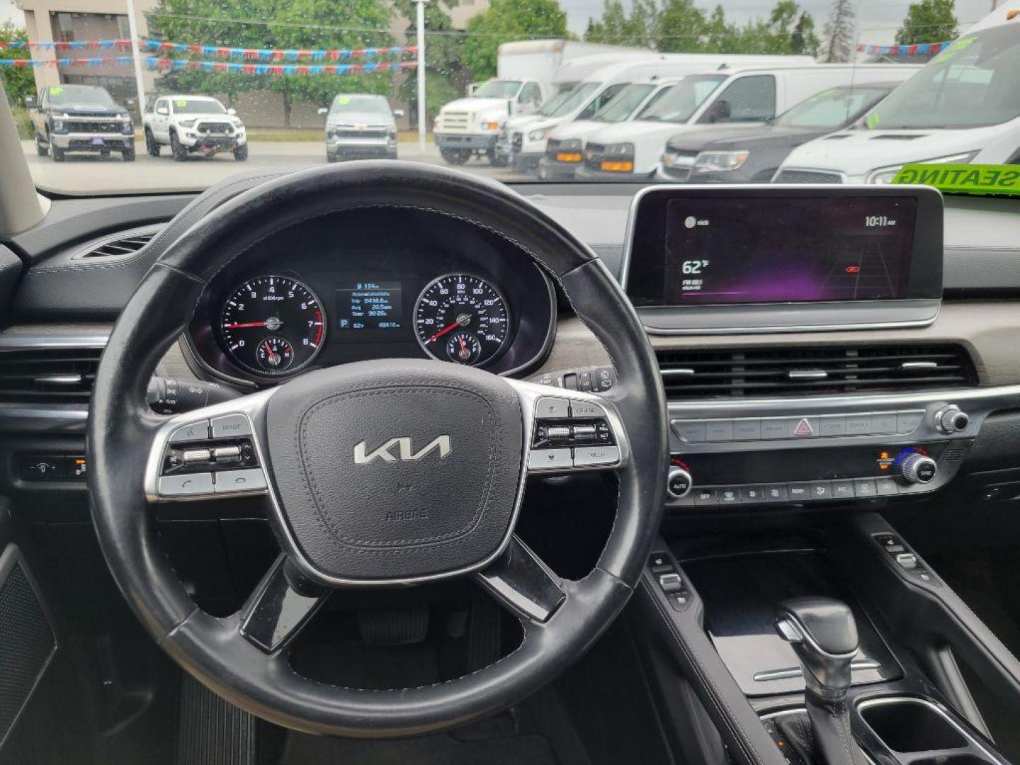 2022 BLACK KIA TELLURIDE EX (5XYP3DHC9NG) with an 3.8L engine, Automatic transmission, located at 929 East 8th Ave, Anchorage, AK, 99501, (907) 274-2277, 61.214783, -149.866074 - Photo#5