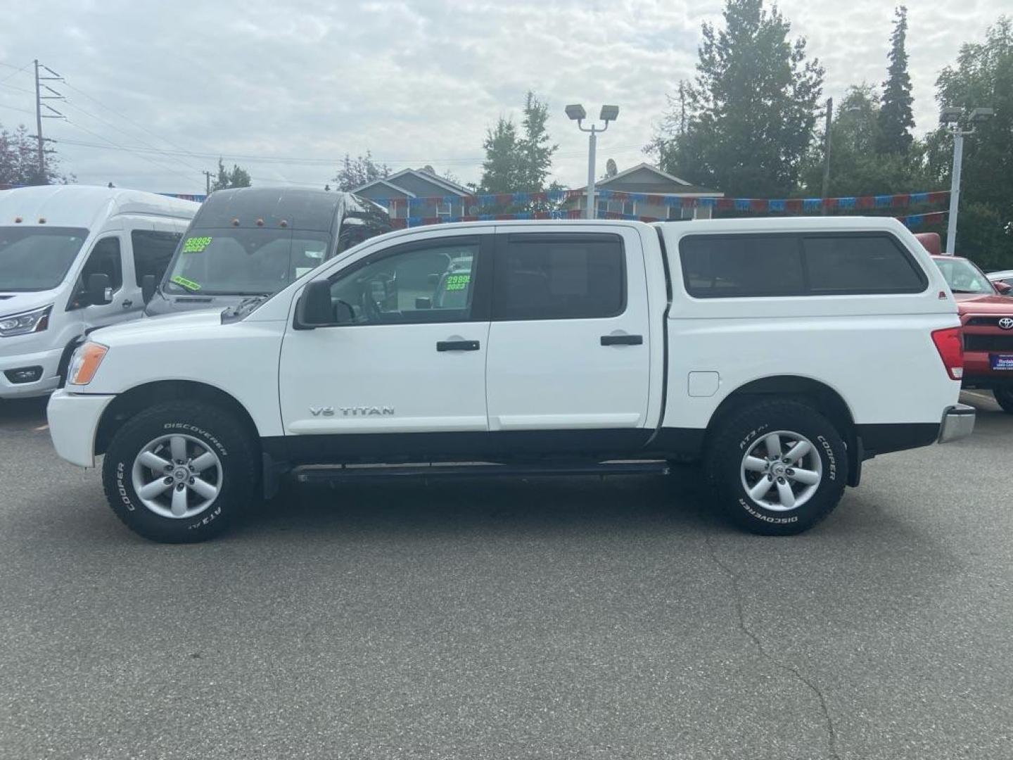 2010 WHITE NISSAN TITAN XE (1N6AA0EC4AN) with an 5.6L engine, Automatic transmission, located at 929 East 8th Ave, Anchorage, AK, 99501, (907) 274-2277, 61.214783, -149.866074 - Photo#1