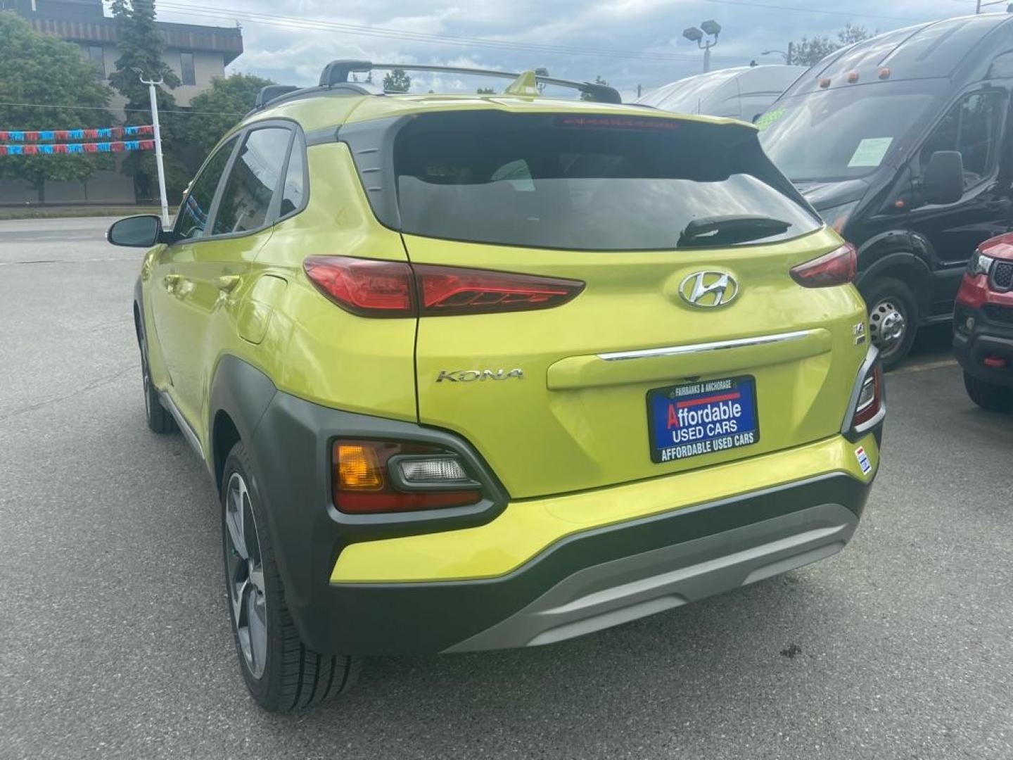 2020 GREEN HYUNDAI KONA LIMITED (KM8K3CA52LU) with an 1.6L engine, Automatic transmission, located at 929 East 8th Ave, Anchorage, AK, 99501, (907) 274-2277, 61.214783, -149.866074 - Photo#2