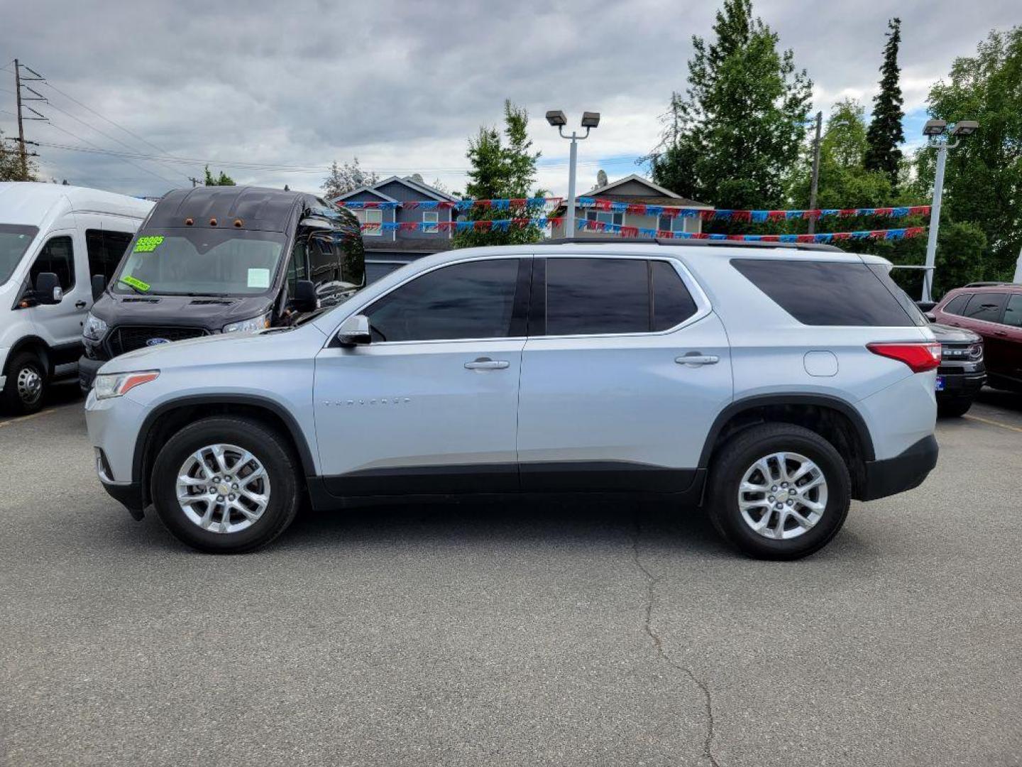 2019 SILVER CHEVROLET TRAVERSE LT (1GNEVGKW7KJ) with an 3.6L engine, Automatic transmission, located at 929 East 8th Ave, Anchorage, AK, 99501, (907) 274-2277, 61.214783, -149.866074 - Photo#1