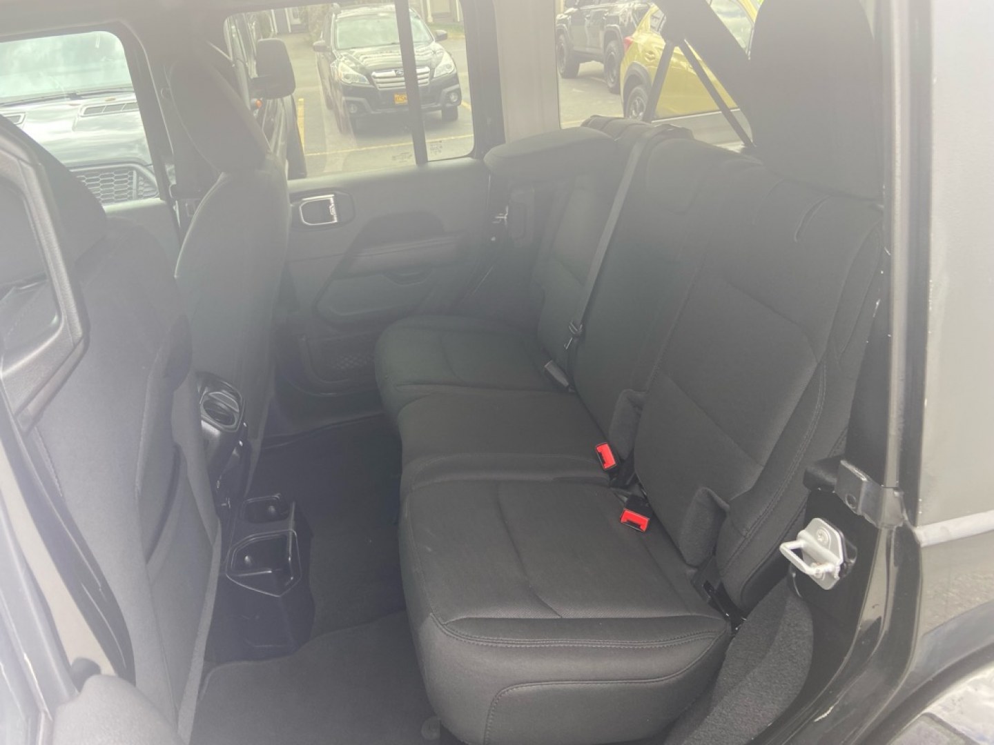 2020 BLACK JEEP WRANGLER UNLIMI SAHARA (1C4HJXEN8LW) with an 2.0L engine, Automatic transmission, located at 929 East 8th Ave, Anchorage, AK, 99501, (907) 274-2277, 61.214783, -149.866074- Photo#3