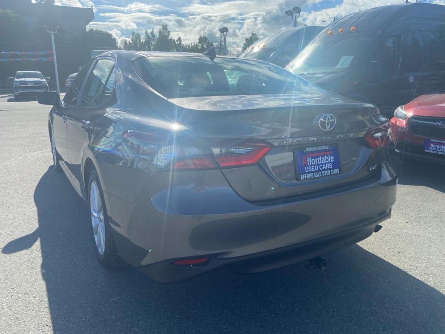 2022 GRY TOYOTA CAMRY LE (4T1C11AK6NU) with an 2.5L engine, Automatic transmission, located at 929 East 8th Ave, Anchorage, AK, 99501, (907) 274-2277, 61.214783, -149.866074 - Photo#2