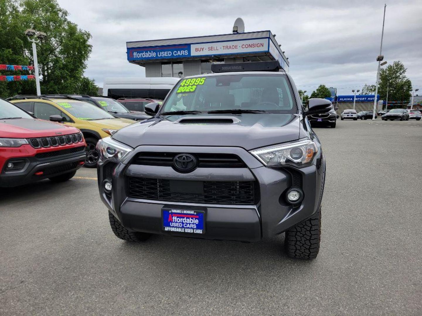 2023 GREY TOYOTA 4RUNNER SE (JTERU5JR7P6) with an 4.0L engine, Automatic transmission, located at 929 East 8th Ave, Anchorage, AK, 99501, (907) 274-2277, 61.214783, -149.866074 - Photo#0