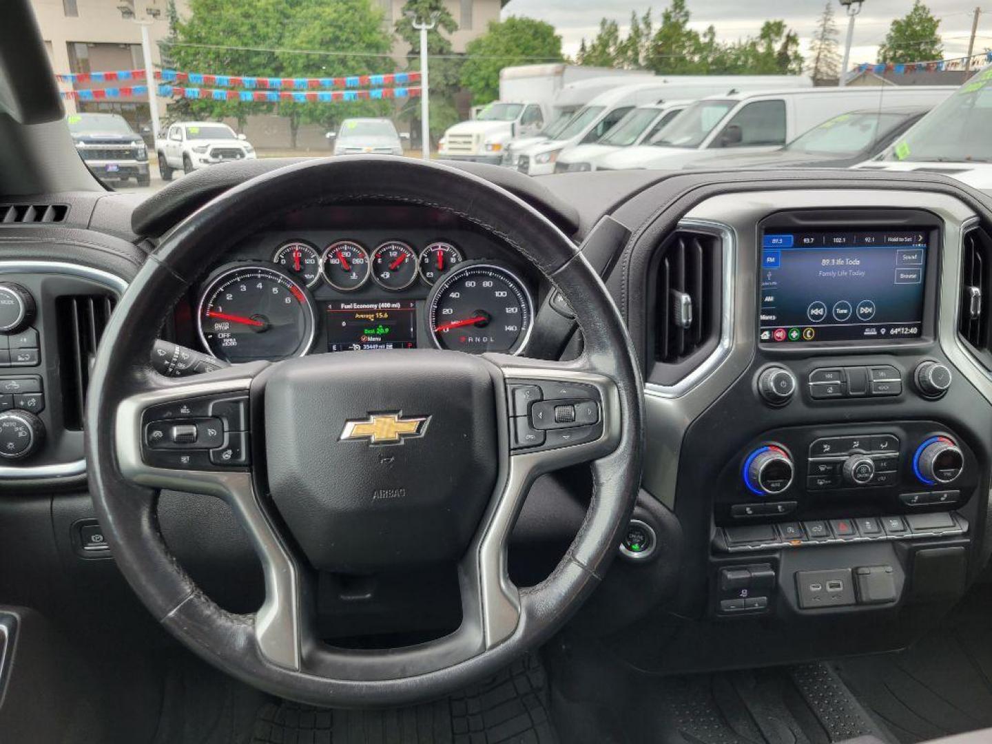 2021 GRAY CHEVROLET SILVERADO 1500 LT (3GCUYDED0MG) with an 5.3L engine, Automatic transmission, located at 929 East 8th Ave, Anchorage, AK, 99501, (907) 274-2277, 61.214783, -149.866074 - Photo#4