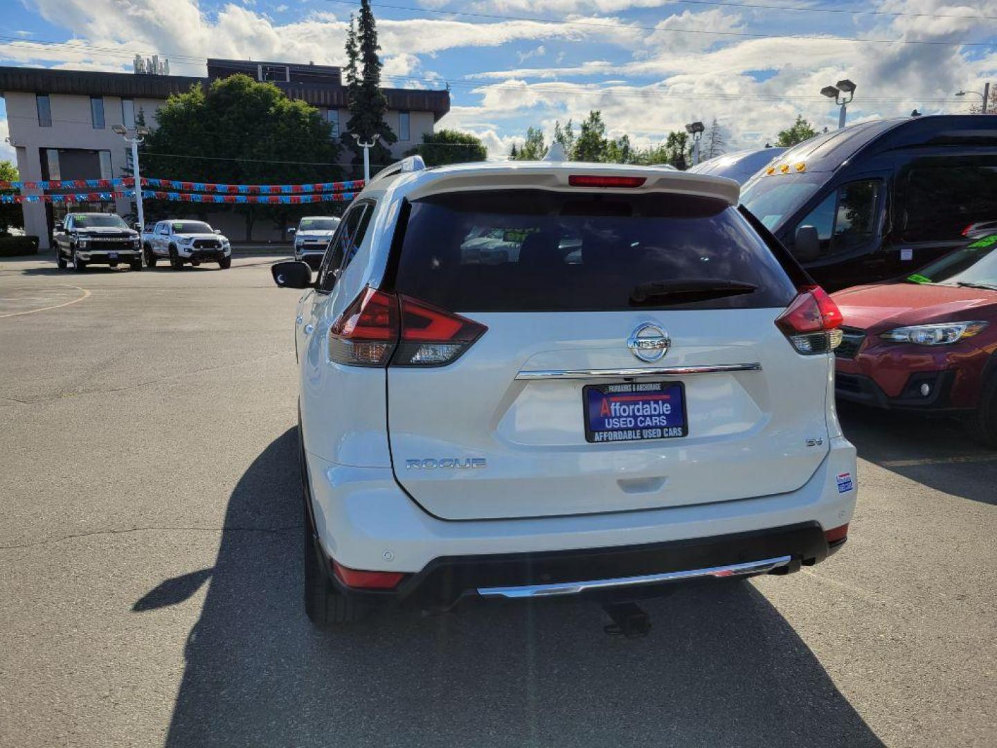 2019 WHITE NISSAN ROGUE S (JN8AT2MT7KW) with an 2.5L engine, Continuously Variable transmission, located at 929 East 8th Ave, Anchorage, AK, 99501, (907) 274-2277, 61.214783, -149.866074 - Photo#2