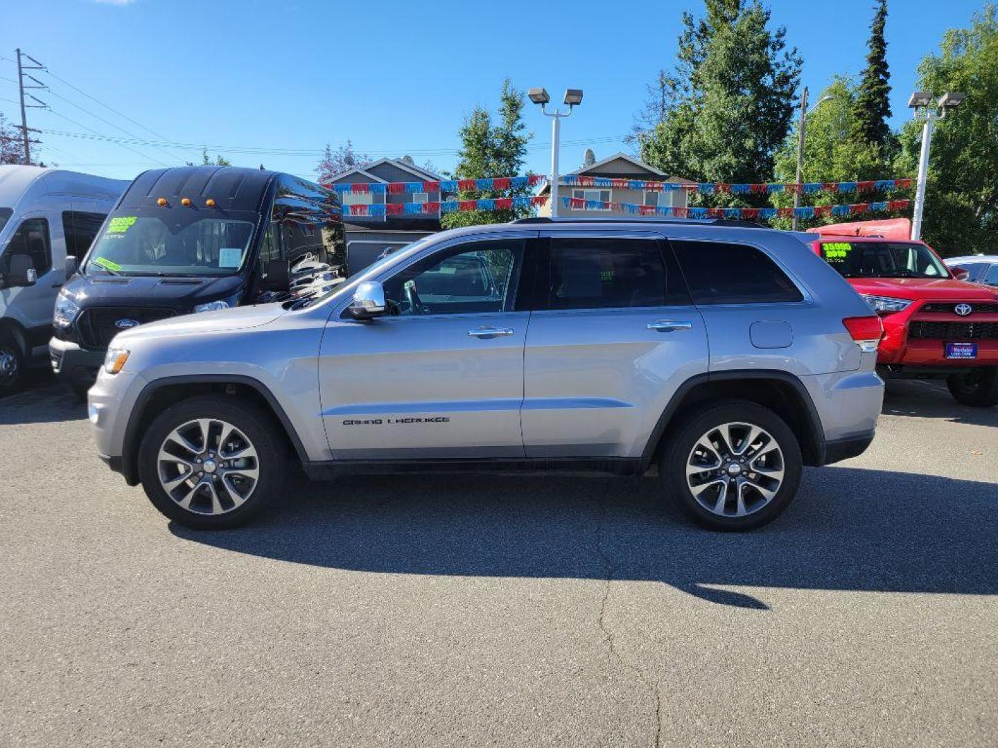 2018 SILVER JEEP GRAND CHEROKEE LIMITED (1C4RJFBG6JC) with an 3.6L engine, Automatic transmission, located at 929 East 8th Ave, Anchorage, AK, 99501, (907) 274-2277, 61.214783, -149.866074 - Photo#1