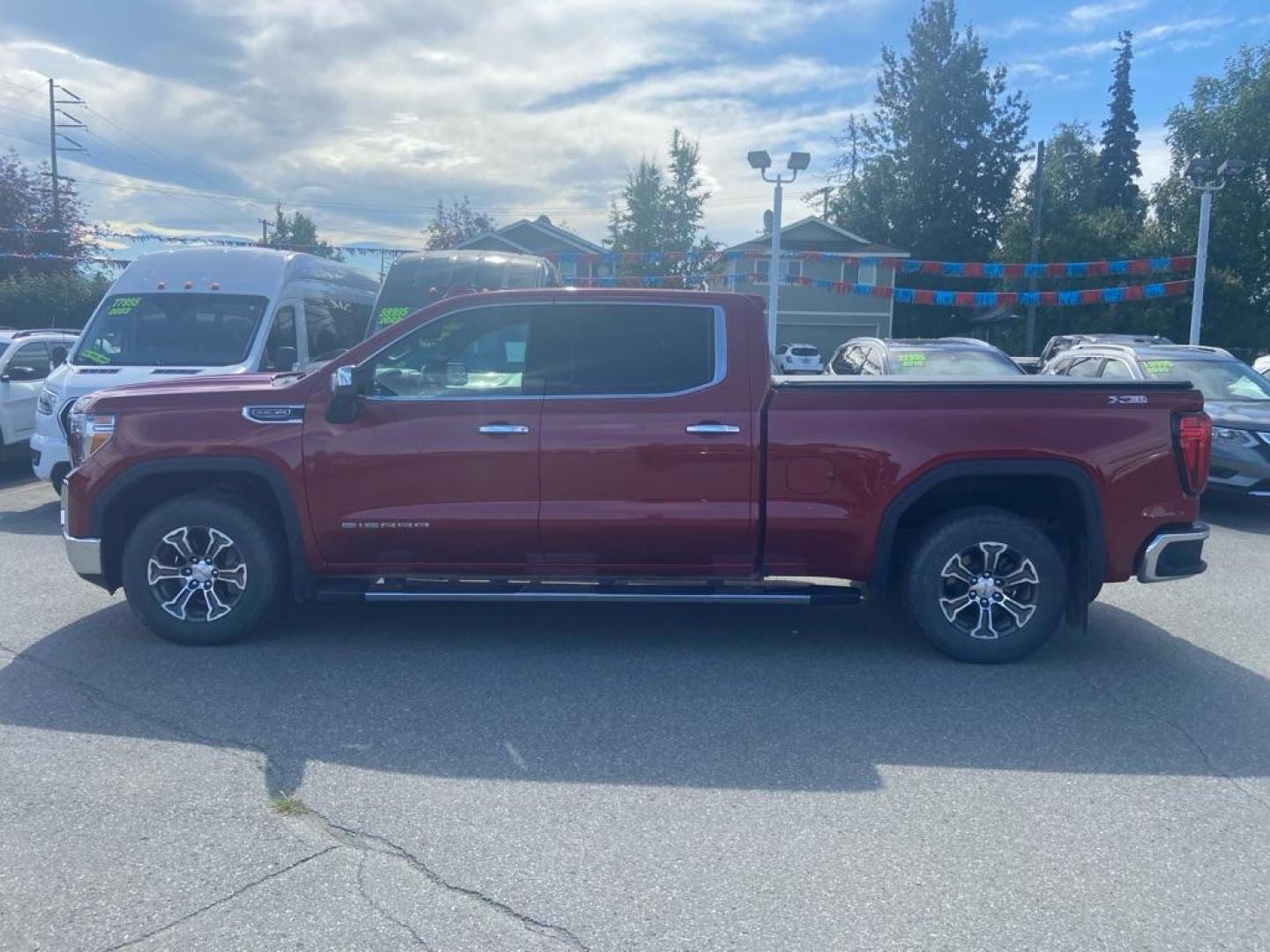 2020 RED GMC SIERRA 1500 SLT (1GTU9DEDXLZ) with an 5.3L engine, Automatic transmission, located at 929 East 8th Ave, Anchorage, AK, 99501, (907) 274-2277, 61.214783, -149.866074 - Photo#1