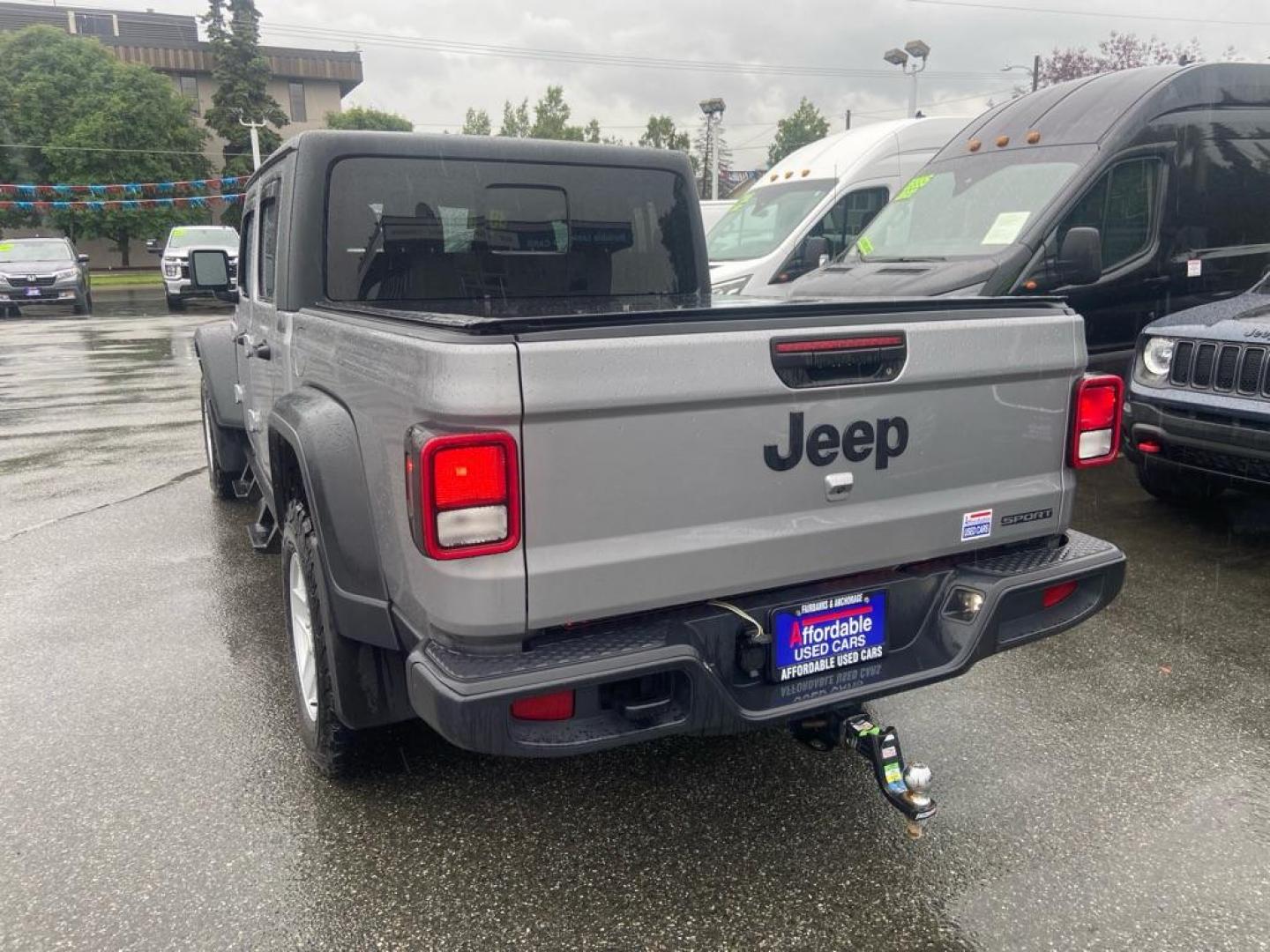 2020 SILVER JEEP GLADIATOR SPORT S (1C6HJTAG6LL) with an 3.6L engine, Automatic transmission, located at 929 East 8th Ave, Anchorage, AK, 99501, (907) 274-2277, 61.214783, -149.866074 - Photo#2