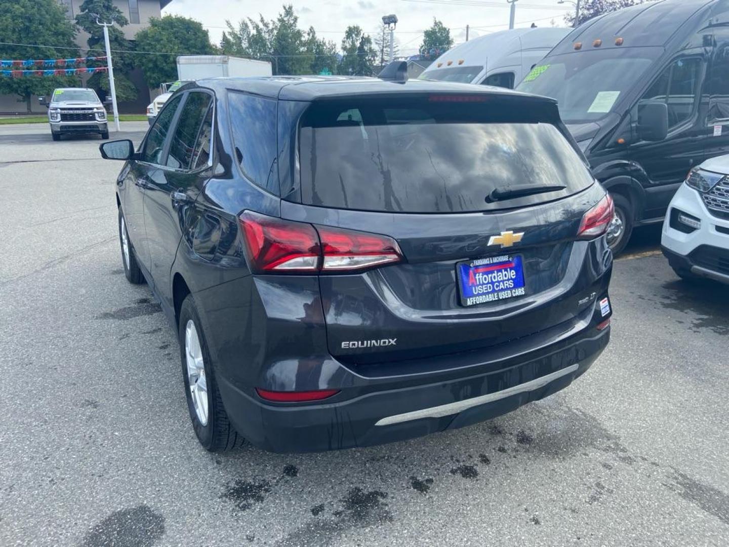 2022 GRAY CHEVROLET EQUINOX LT LT (2GNAXUEV1N6) with an 1.5L engine, Automatic transmission, located at 929 East 8th Ave, Anchorage, AK, 99501, (907) 274-2277, 61.214783, -149.866074 - Photo#2