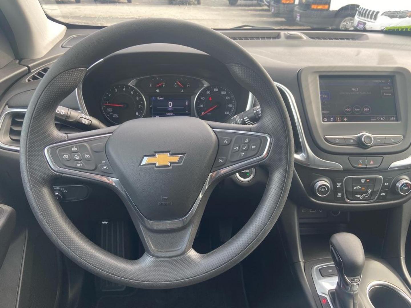 2022 GRAY CHEVROLET EQUINOX LT LT (2GNAXUEV7N6) with an 1.5L engine, Automatic transmission, located at 929 East 8th Ave, Anchorage, AK, 99501, (907) 274-2277, 61.214783, -149.866074 - Photo#4