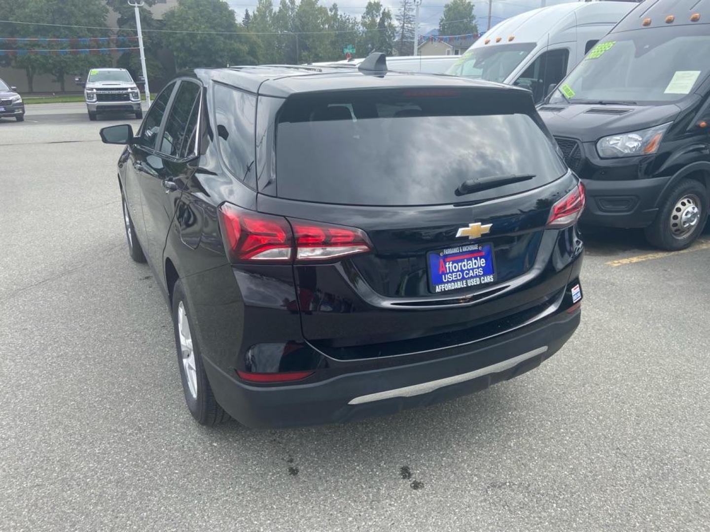 2022 BLACK CHEVROLET EQUINOX LT LT (3GNAXUEV3NL) with an 1.5L engine, Automatic transmission, located at 929 East 8th Ave, Anchorage, AK, 99501, (907) 274-2277, 61.214783, -149.866074 - Photo#2