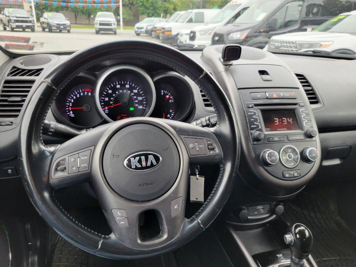 2013 GRY KIA SOUL + (KNDJT2A66D7) with an 2.0L engine, Automatic transmission, located at 929 East 8th Ave, Anchorage, AK, 99501, (907) 274-2277, 61.214783, -149.866074 - Photo#4