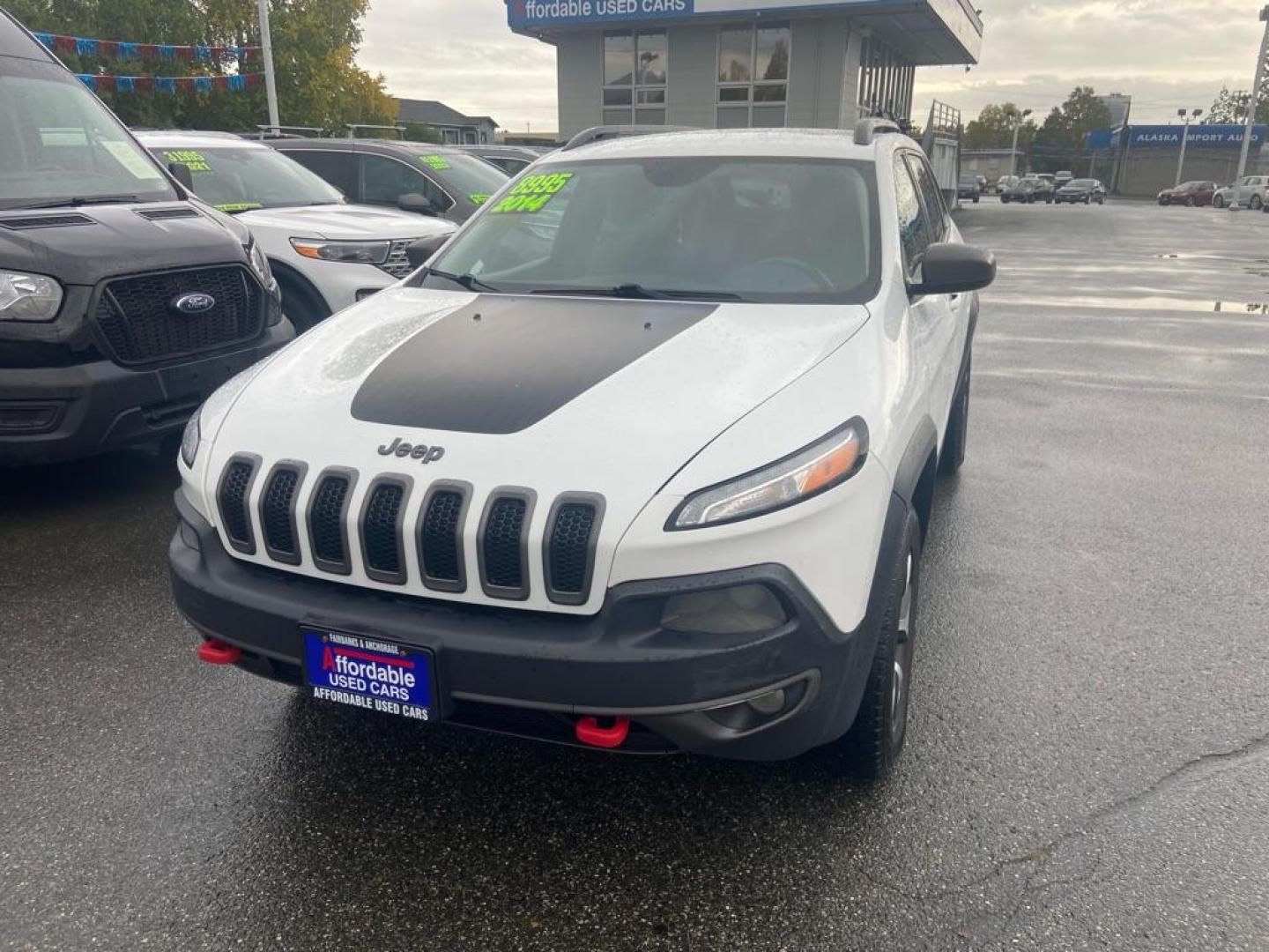 2014 WHITE JEEP CHEROKEE TRAILHAWK (1C4PJMBS1EW) with an 3.2L engine, Automatic transmission, located at 929 East 8th Ave, Anchorage, AK, 99501, (907) 274-2277, 61.214783, -149.866074 - Photo#0