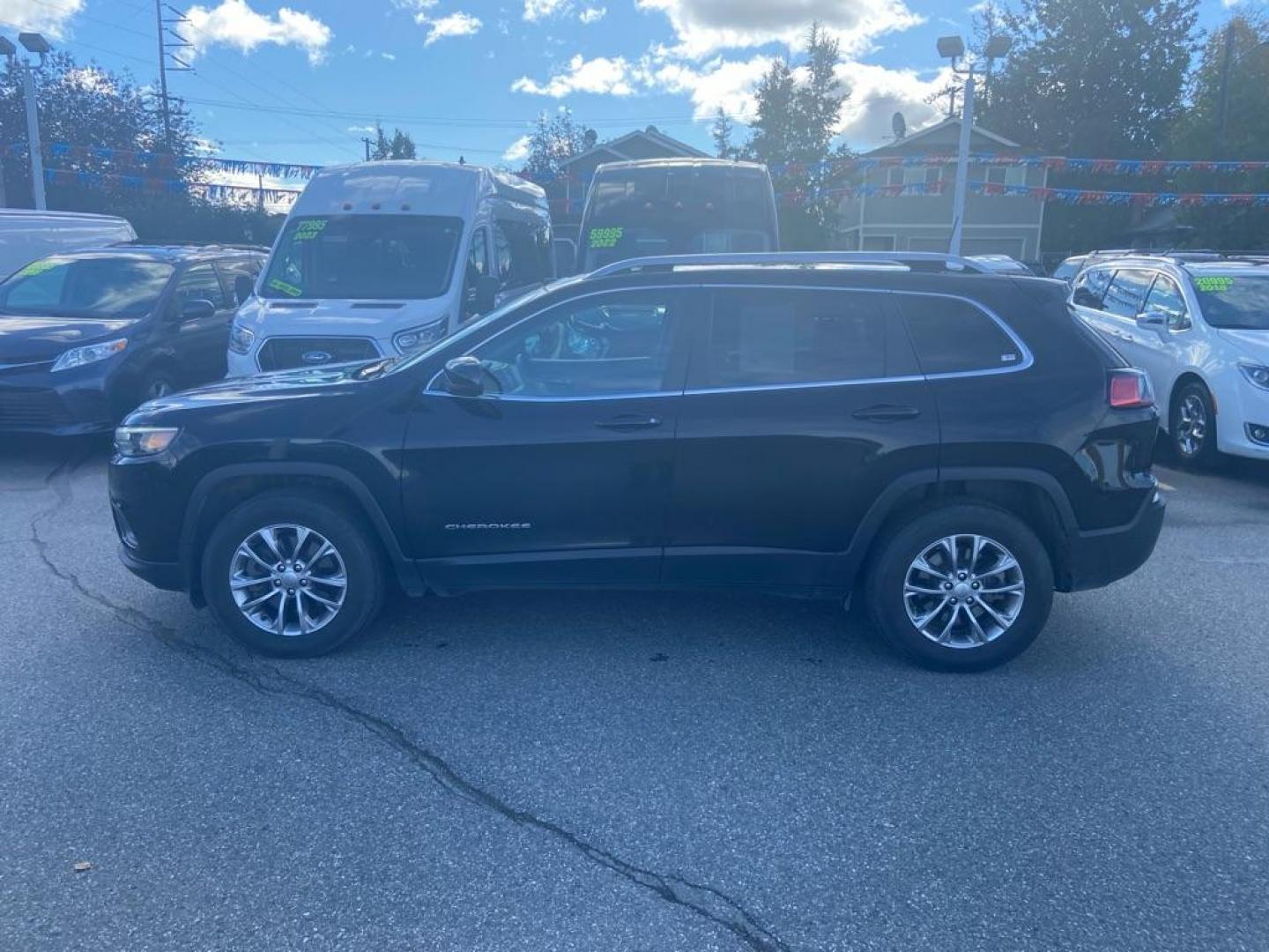 2021 BLACK JEEP CHEROKEE LATITUDE PLUS (1C4PJMLB9MD) with an 2.4L engine, Automatic transmission, located at 929 East 8th Ave, Anchorage, AK, 99501, (907) 274-2277, 61.214783, -149.866074 - Photo#1