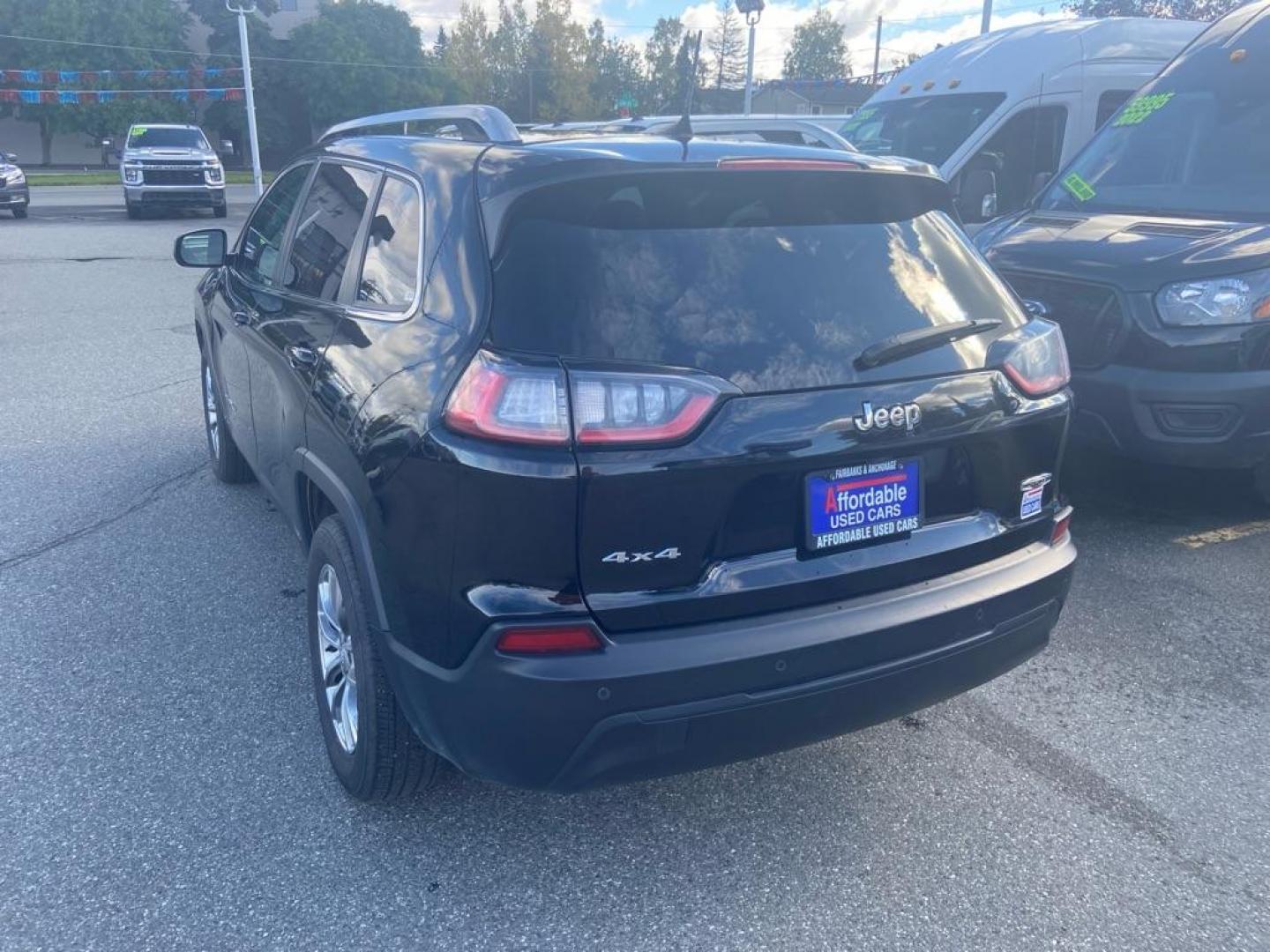 2021 BLACK JEEP CHEROKEE LATITUDE PLUS (1C4PJMLB9MD) with an 2.4L engine, Automatic transmission, located at 929 East 8th Ave, Anchorage, AK, 99501, (907) 274-2277, 61.214783, -149.866074 - Photo#2