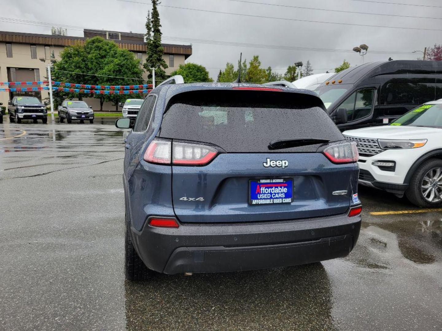 2021 BLUE JEEP CHEROKEE LATITUDE PLUS (1C4PJMLB4MD) with an 2.4L engine, Automatic transmission, located at 929 East 8th Ave, Anchorage, AK, 99501, (907) 274-2277, 61.214783, -149.866074 - Photo#2