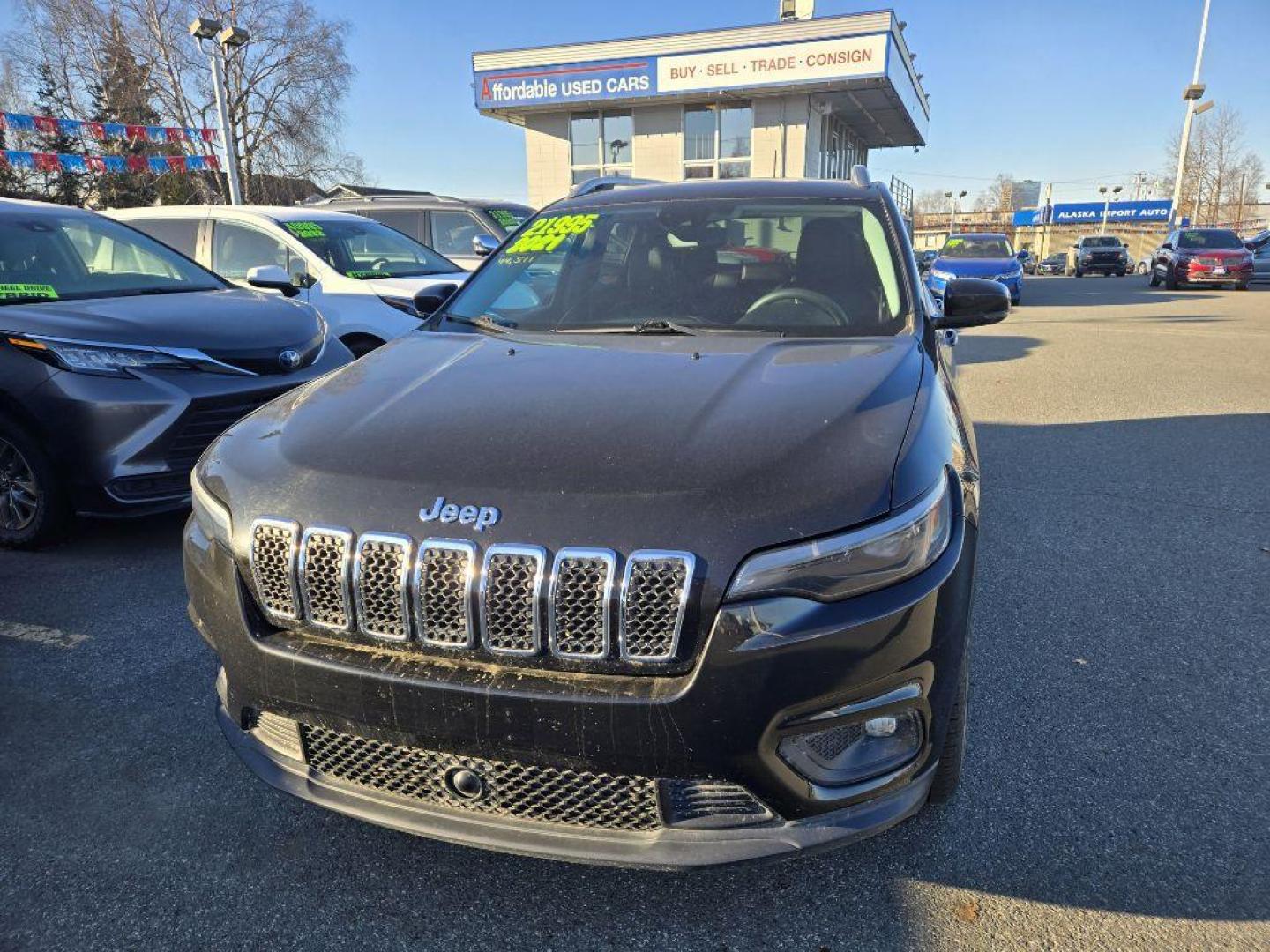 2021 BLACK JEEP CHEROKEE LATITUDE PLUS (1C4PJMLB7MD) with an 2.4L engine, Automatic transmission, located at 929 East 8th Ave, Anchorage, AK, 99501, (907) 274-2277, 61.214783, -149.866074 - Photo#0