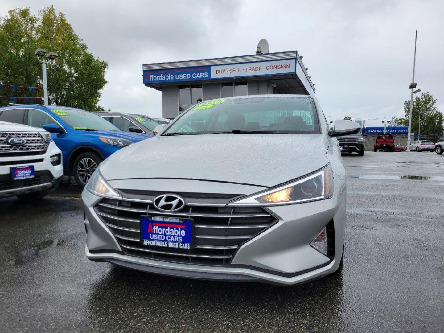 2019 SILVER HYUNDAI ELANTRA SE (5NPD74LF7KH) with an 2.0L engine, Automatic transmission, located at 929 East 8th Ave, Anchorage, AK, 99501, (907) 274-2277, 61.214783, -149.866074 - Photo#0