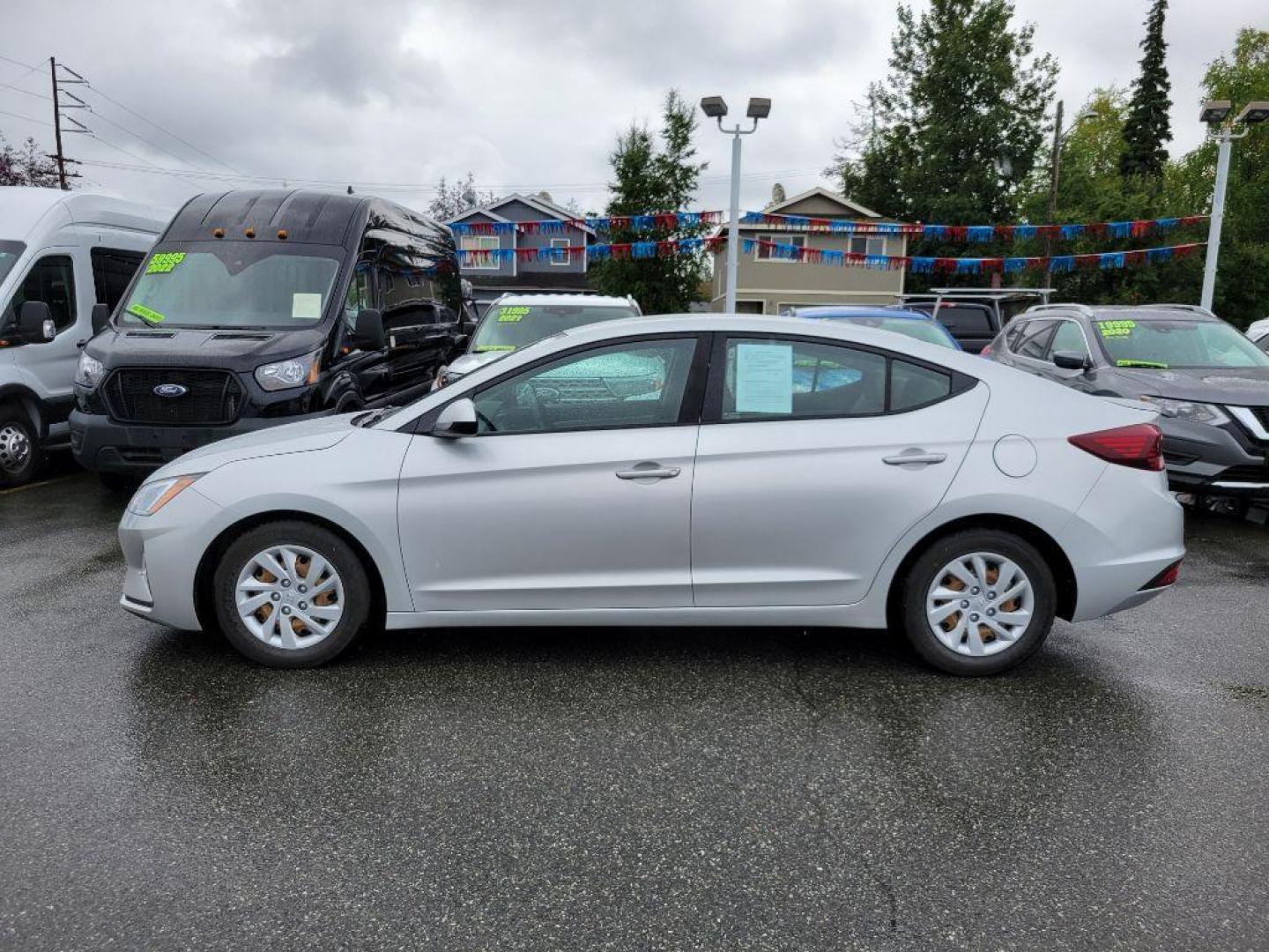 2019 SILVER HYUNDAI ELANTRA SE (5NPD74LF7KH) with an 2.0L engine, Automatic transmission, located at 929 East 8th Ave, Anchorage, AK, 99501, (907) 274-2277, 61.214783, -149.866074 - Photo#1