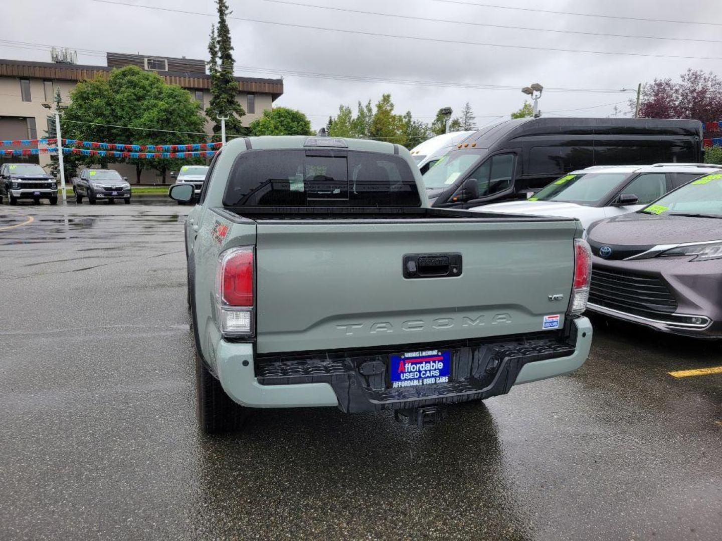 2022 GRAY TOYOTA TACOMA TRD DOUBLE CAB (3TMCZ5AN8NM) with an 3.5L engine, Automatic transmission, located at 929 East 8th Ave, Anchorage, AK, 99501, (907) 274-2277, 61.214783, -149.866074 - Photo#2