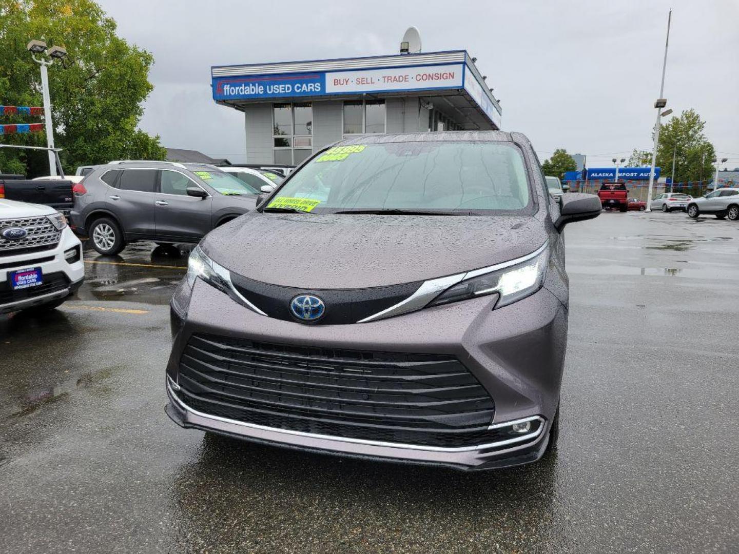 2023 GRAY TOYOTA SIENNA XLE (5TDYSKFC3PS) with an 2.5L engine, Automatic transmission, located at 929 East 8th Ave, Anchorage, AK, 99501, (907) 274-2277, 61.214783, -149.866074 - Photo#0