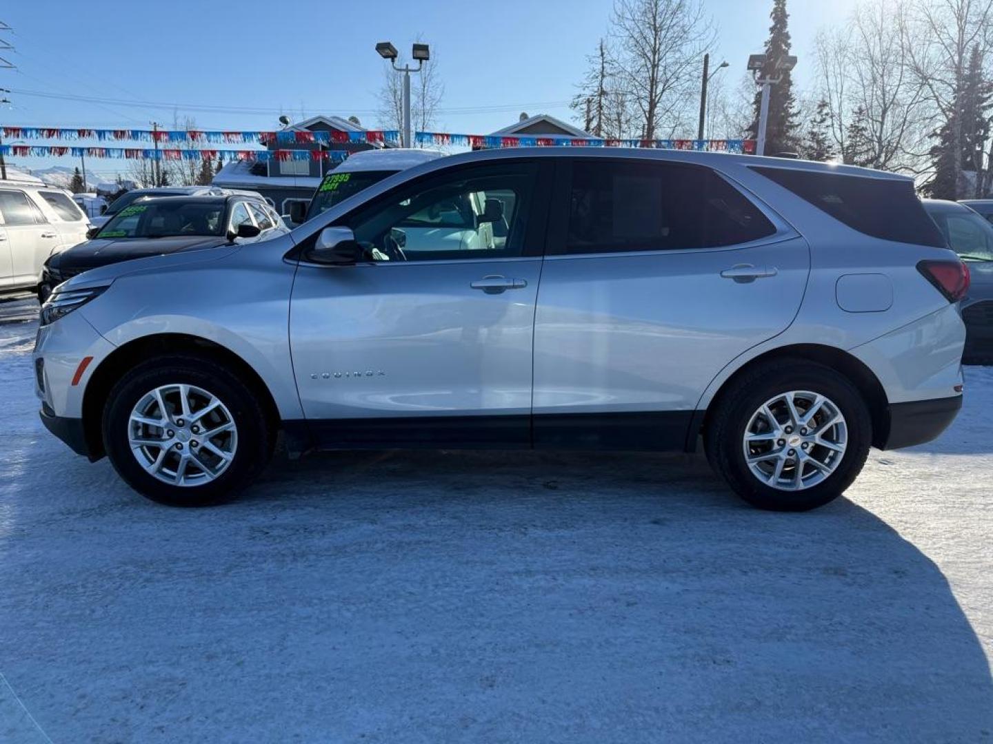 2022 SILVER CHEVROLET EQUINOX LT (3GNAXUEV8NL) with an 1.5L engine, Automatic transmission, located at 929 East 8th Ave, Anchorage, AK, 99501, (907) 274-2277, 61.214783, -149.866074 - Photo#1