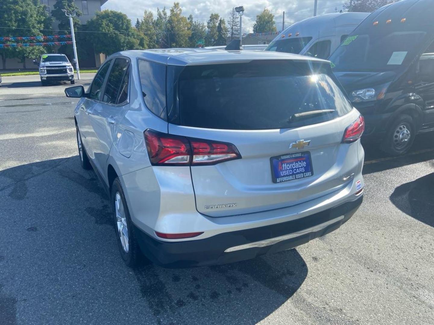 2022 SILVER CHEVROLET EQUINOX LT LT (3GNAXUEV8NL) with an 1.5L engine, Automatic transmission, located at 929 East 8th Ave, Anchorage, AK, 99501, (907) 274-2277, 61.214783, -149.866074 - Photo#2