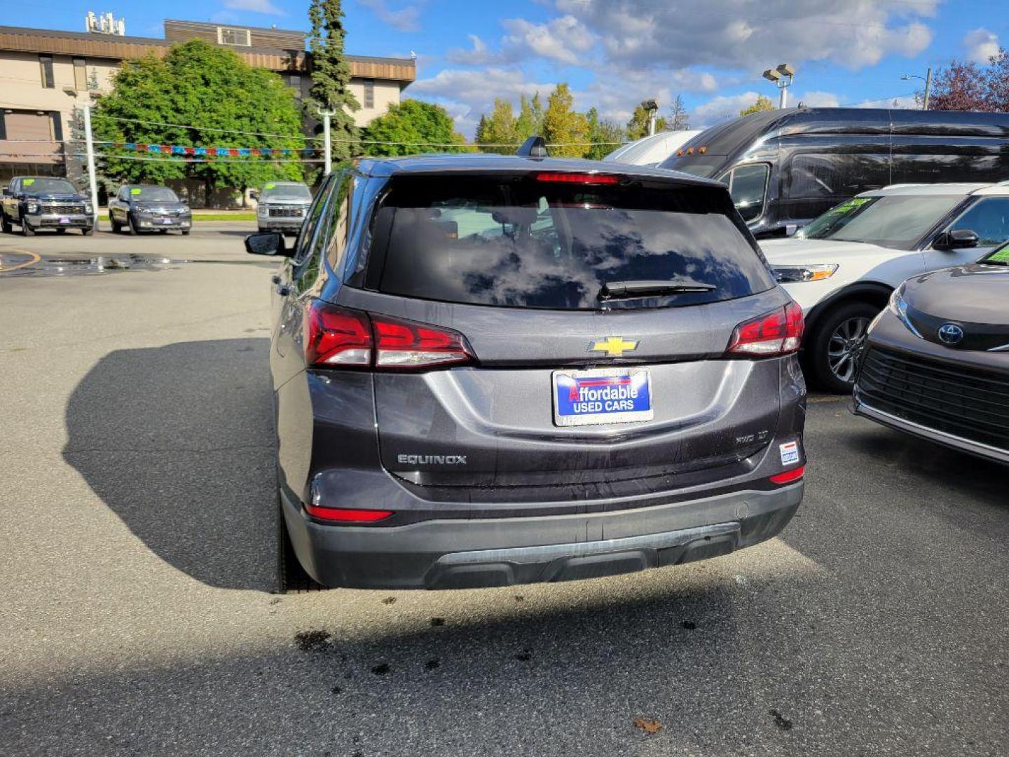 2022 GRAY CHEVROLET EQUINOX LT LT (2GNAXUEV3N6) with an 1.5L engine, Automatic transmission, located at 929 East 8th Ave, Anchorage, AK, 99501, (907) 274-2277, 61.214783, -149.866074 - Photo#2