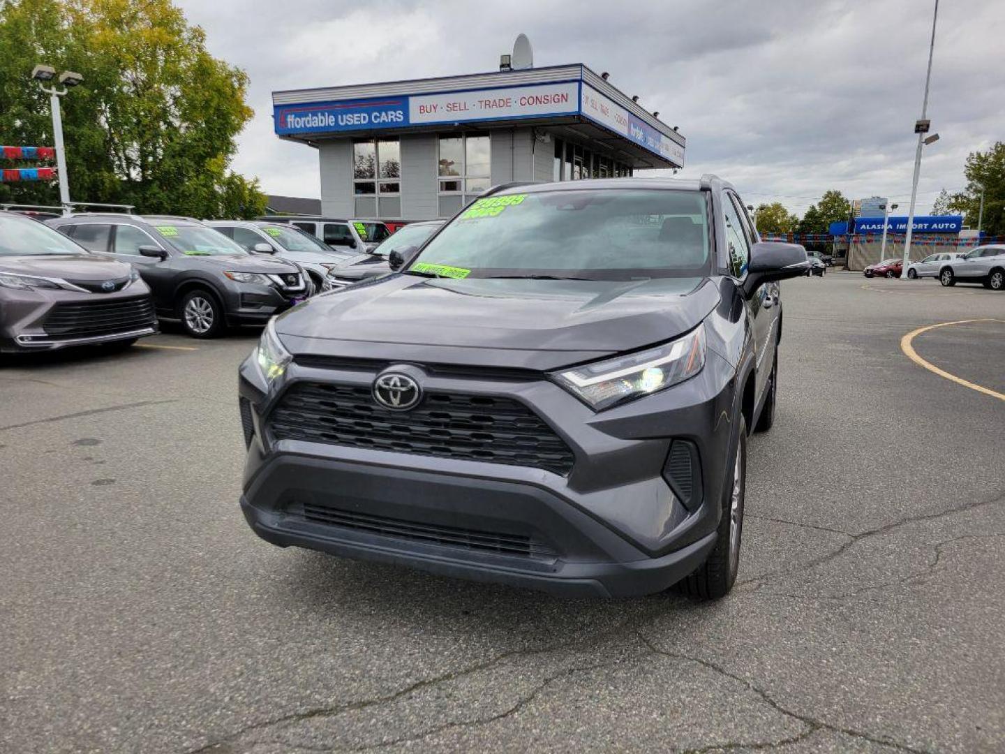 2023 GRAY TOYOTA RAV4 XLE XLE (2T3P1RFV9PC) with an 2.5L engine, Automatic transmission, located at 929 East 8th Ave, Anchorage, AK, 99501, (907) 274-2277, 61.214783, -149.866074 - Photo#0