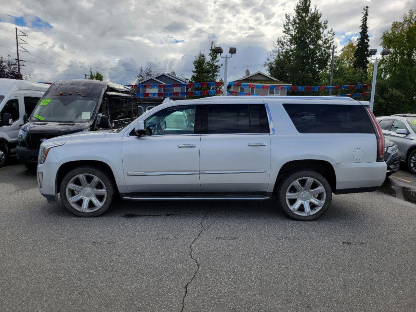 2020 SILVER CADILLAC ESCALADE ESV LUXURY (1GYS4HKJ4LR) with an 6.2L engine, Automatic transmission, located at 929 East 8th Ave, Anchorage, AK, 99501, (907) 274-2277, 61.214783, -149.866074 - Photo#1