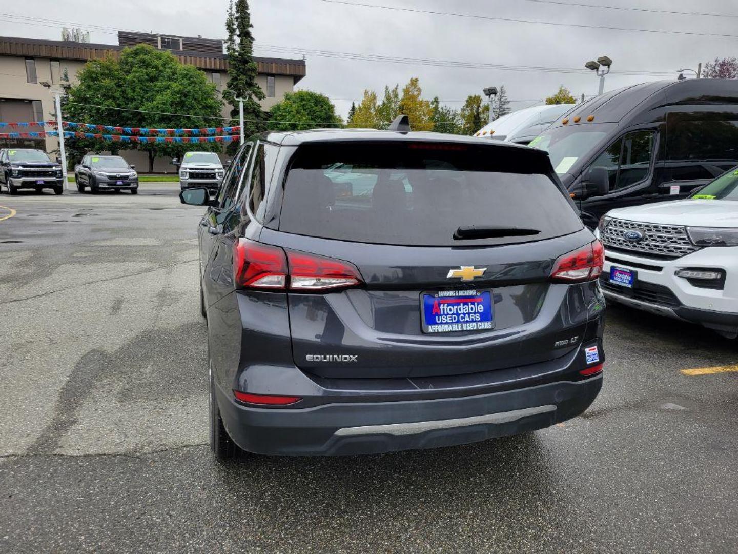 2022 GRAY CHEVROLET EQUINOX LT LT (2GNAXUEV3N6) with an 1.5L engine, Automatic transmission, located at 929 East 8th Ave, Anchorage, AK, 99501, (907) 274-2277, 61.214783, -149.866074 - Photo#2