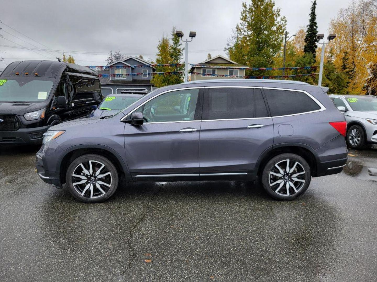 2020 GRAY HONDA PILOT TOURING (5FNYF6H62LB) with an 3.5L engine, Automatic transmission, located at 929 East 8th Ave, Anchorage, AK, 99501, (907) 274-2277, 61.214783, -149.866074 - Photo#1