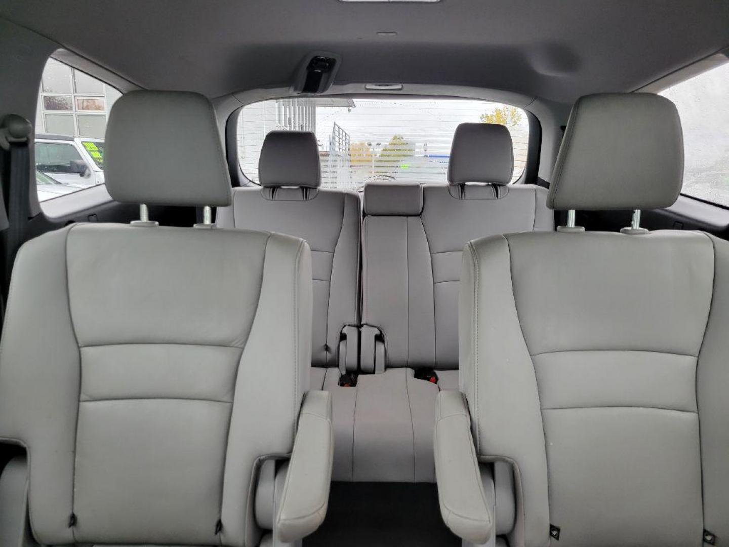 2020 GRAY HONDA PILOT TOURING (5FNYF6H62LB) with an 3.5L engine, Automatic transmission, located at 929 East 8th Ave, Anchorage, AK, 99501, (907) 274-2277, 61.214783, -149.866074 - Photo#4