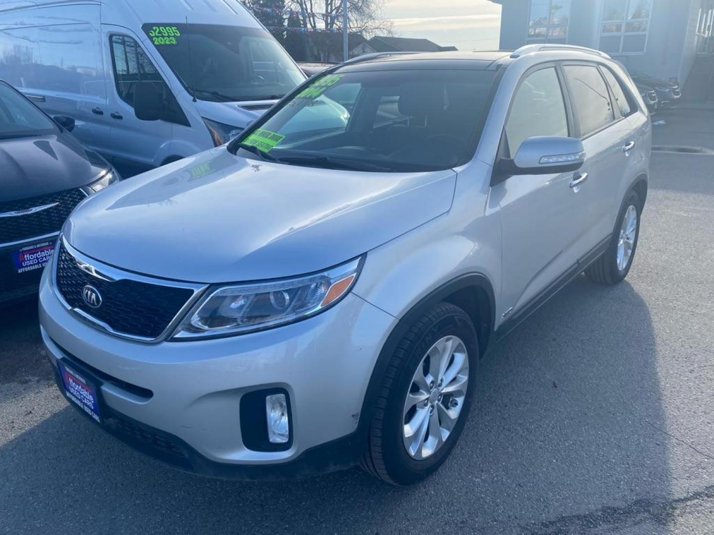 2014 SILVER KIA SORENTO EX (5XYKUDA72EG) with an 3.3L engine, Automatic transmission, located at 929 East 8th Ave, Anchorage, AK, 99501, (907) 274-2277, 61.214783, -149.866074 - Photo#0