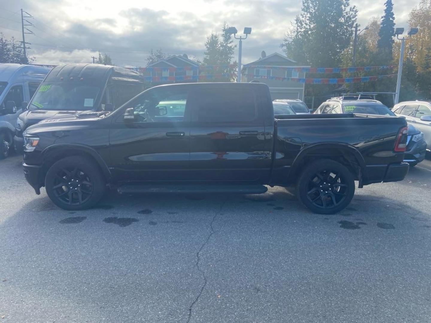 2022 BLACK RAM 1500 LARAMIE (1C6SRFJTXNN) with an 5.7L engine, Automatic transmission, located at 929 East 8th Ave, Anchorage, AK, 99501, (907) 274-2277, 61.214783, -149.866074 - Photo#1