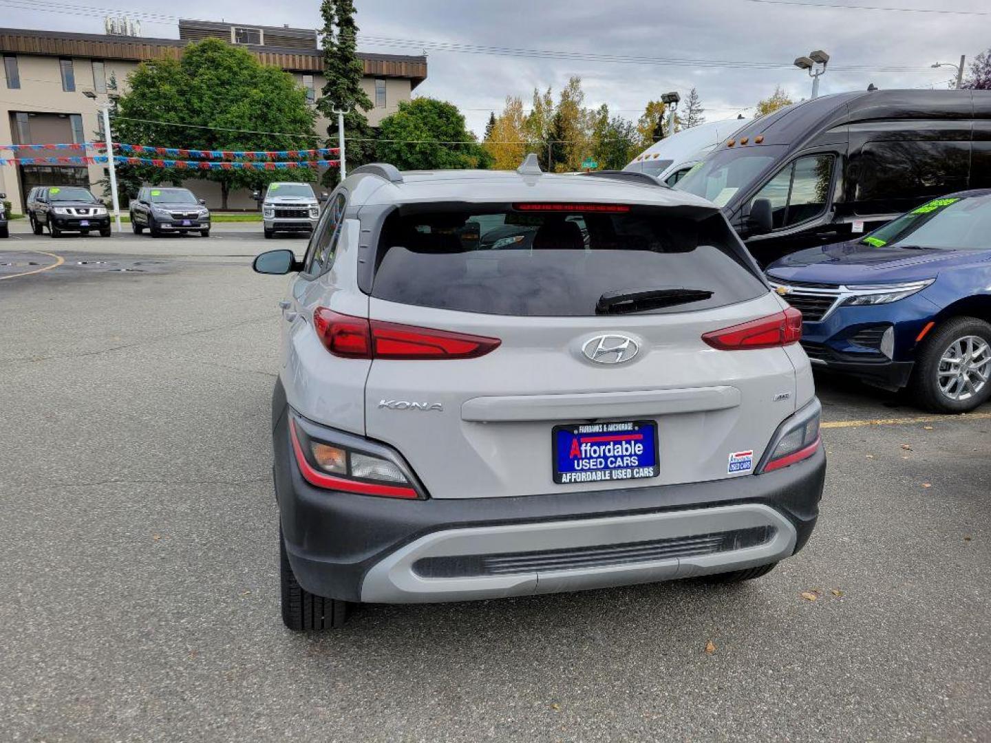 2023 GRAY HYUNDAI KONA SEL SEL (KM8K6CAB8PU) with an 2.0L engine, Continuously Variable transmission, located at 929 East 8th Ave, Anchorage, AK, 99501, (907) 274-2277, 61.214783, -149.866074 - Photo#2